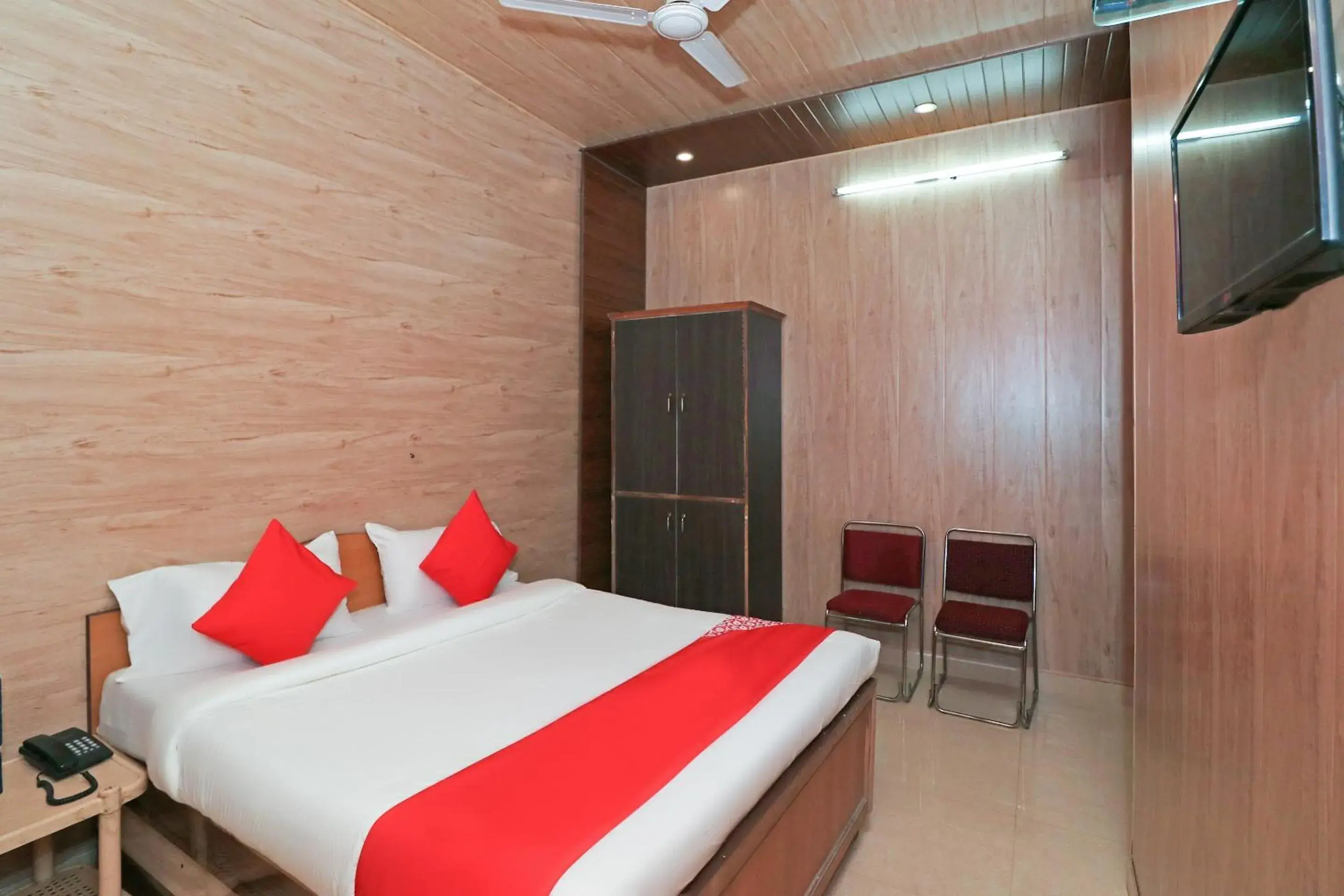 Standard Double Room - single occupancy in Hotel O Mahalaxmi Palace Standard Double Room - single occupancy in Hotel O Mahalaxmi Palace