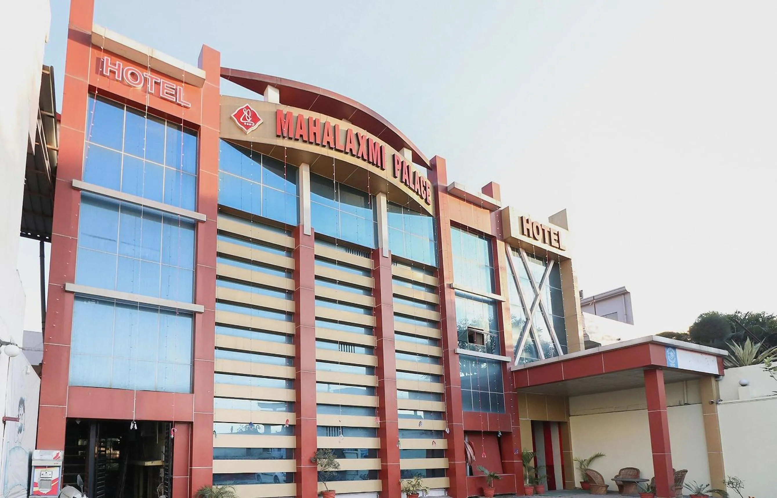 Facade/entrance in Hotel O Mahalaxmi Palace
