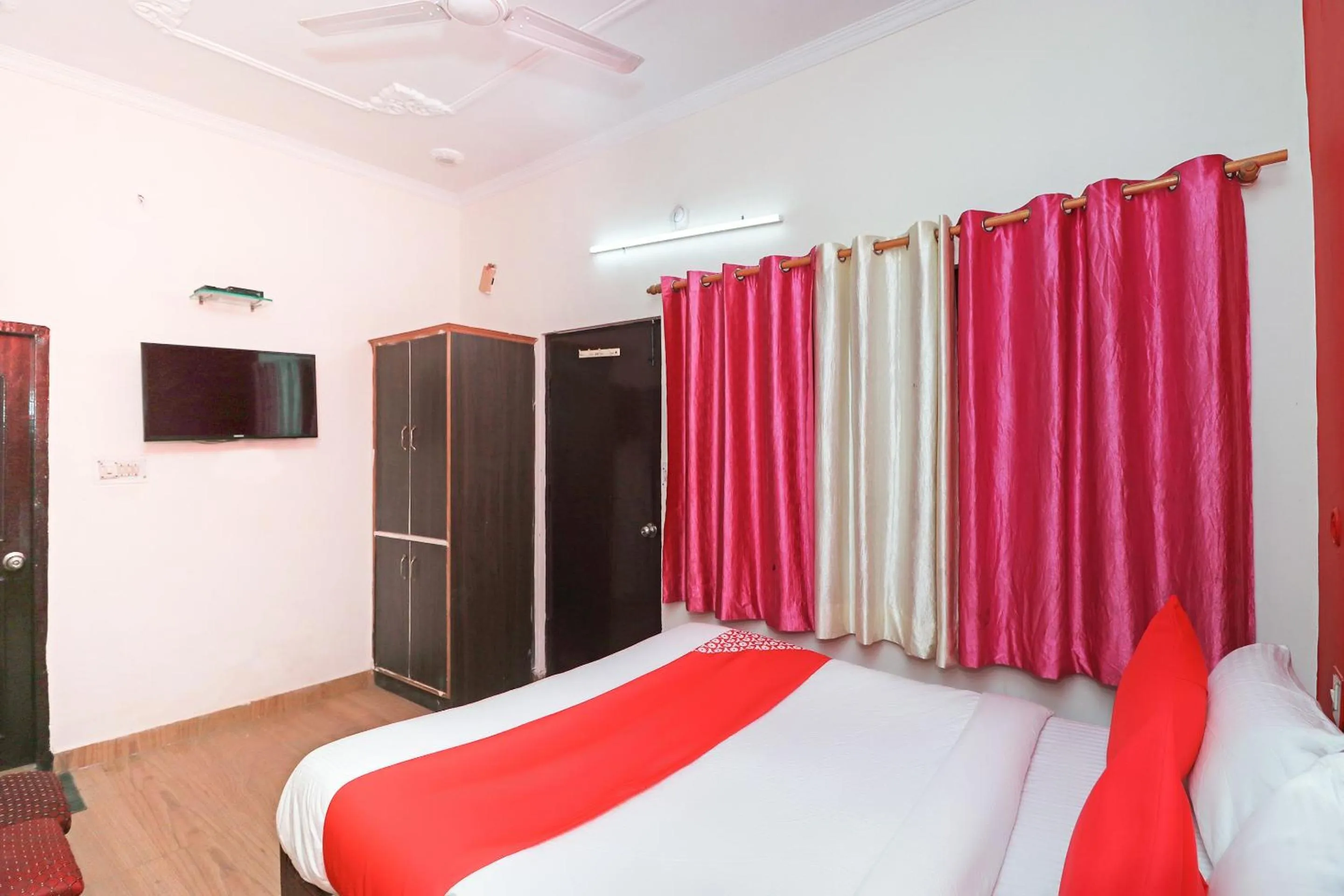 Bedroom in Hotel O Mahalaxmi Palace