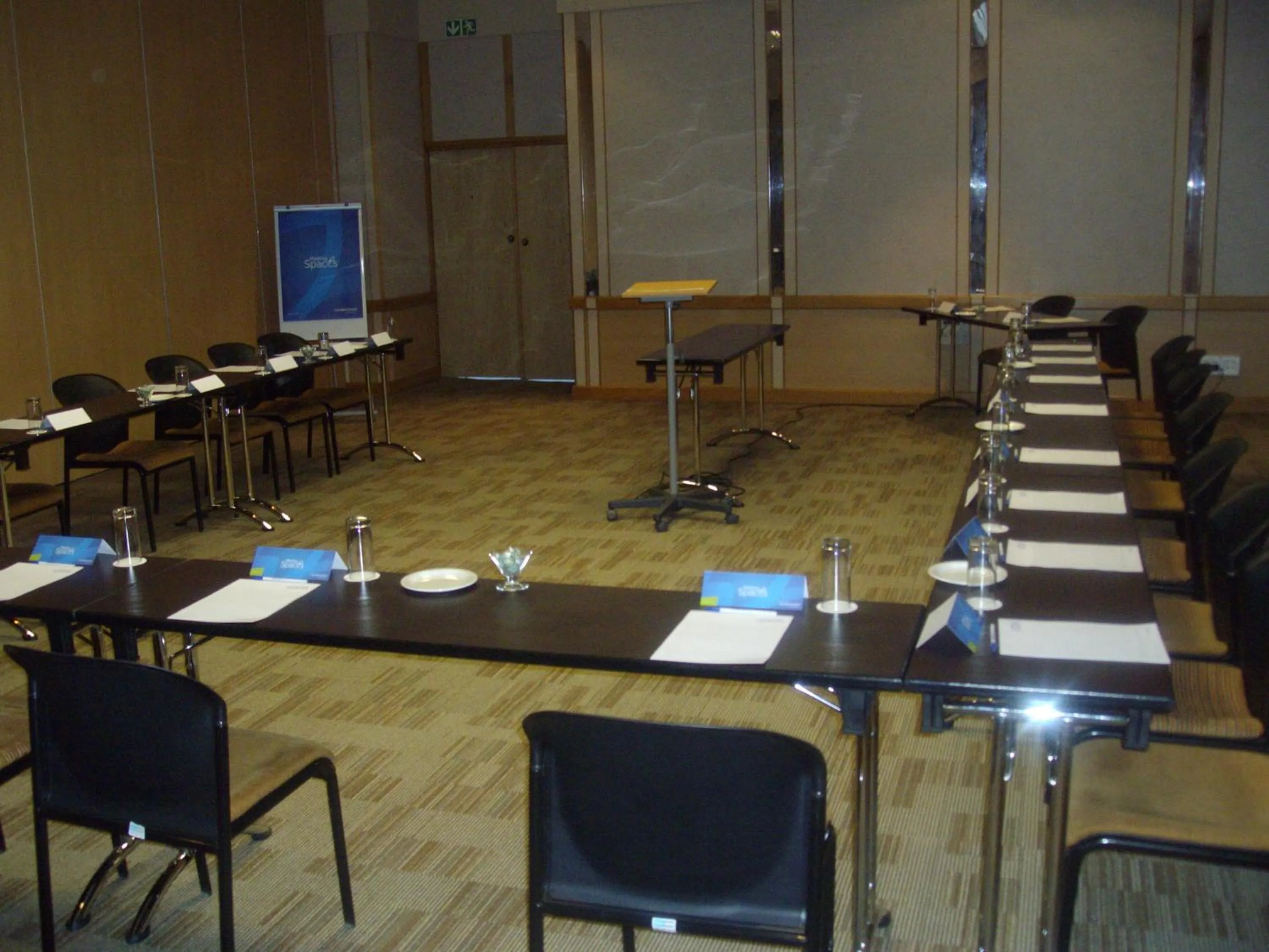 Business facilities in Garden Court OR Tambo International Airport