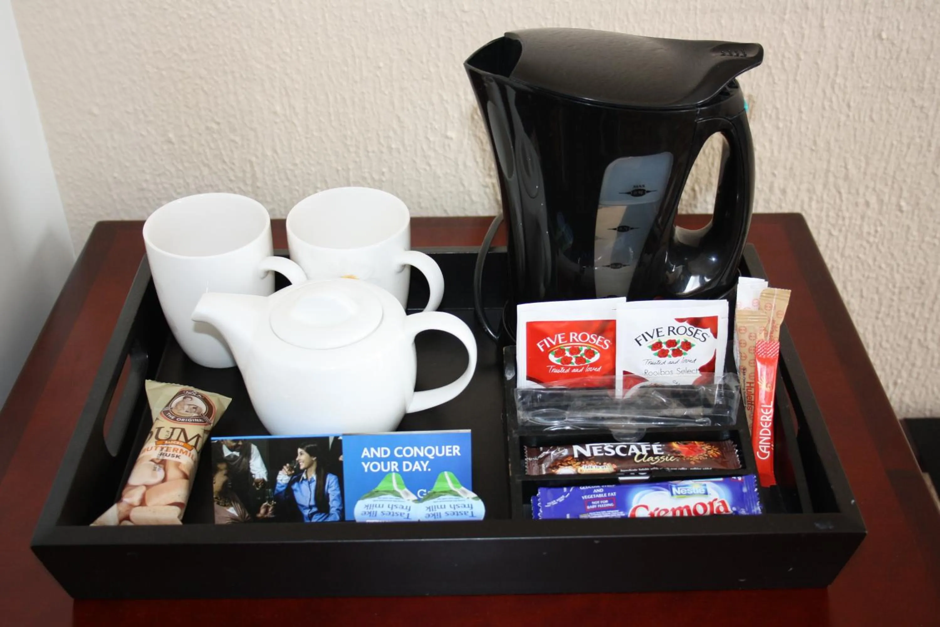 Coffee/tea facilities in Garden Court OR Tambo International Airport