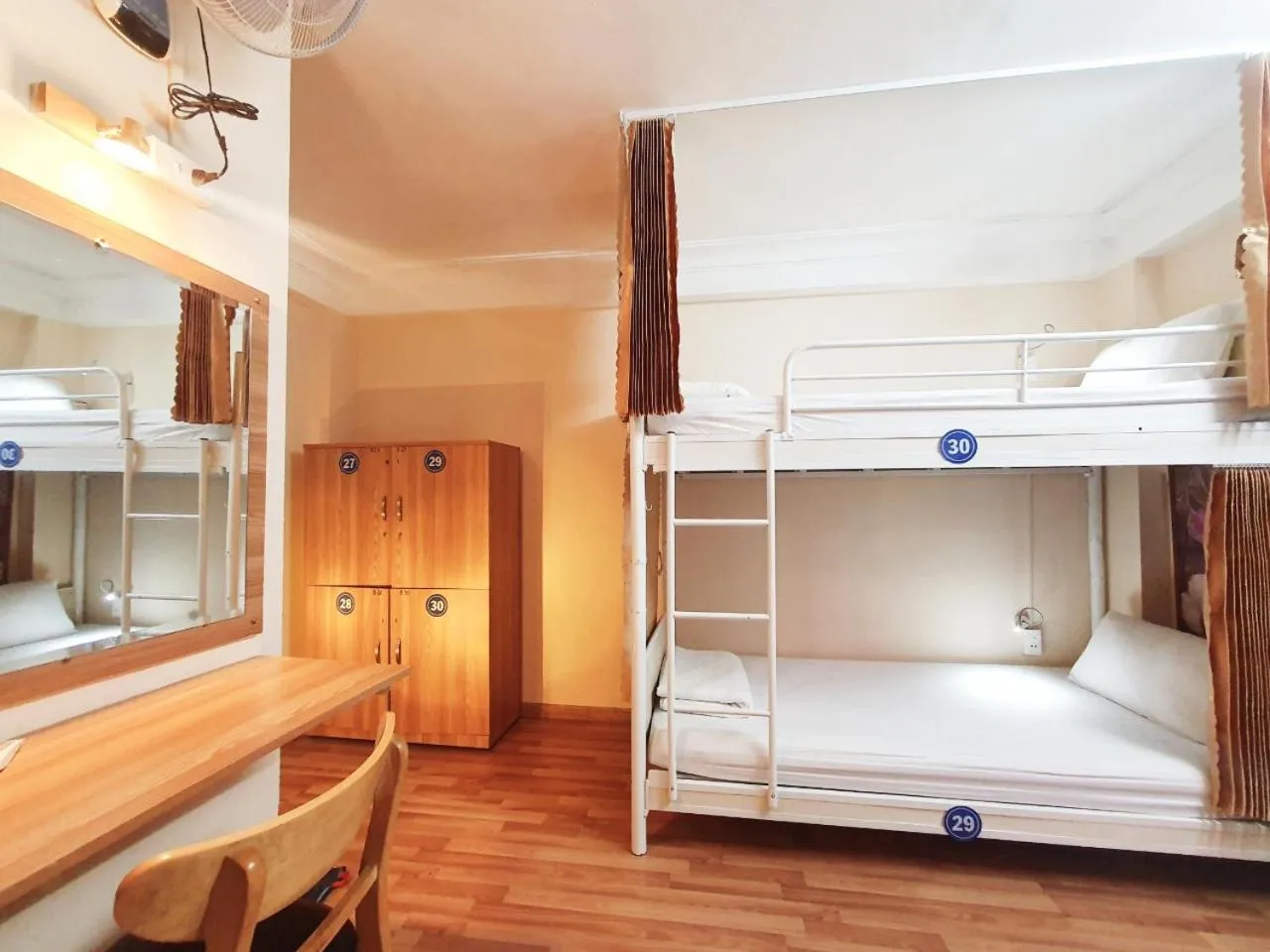 Bedroom, Bed in City Backpackers Hostel