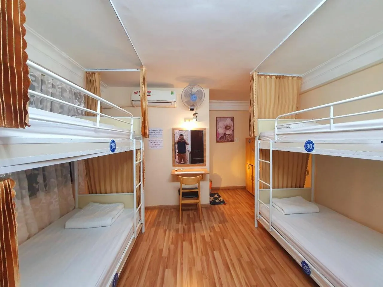 Bedroom, Bed in City Backpackers Hostel