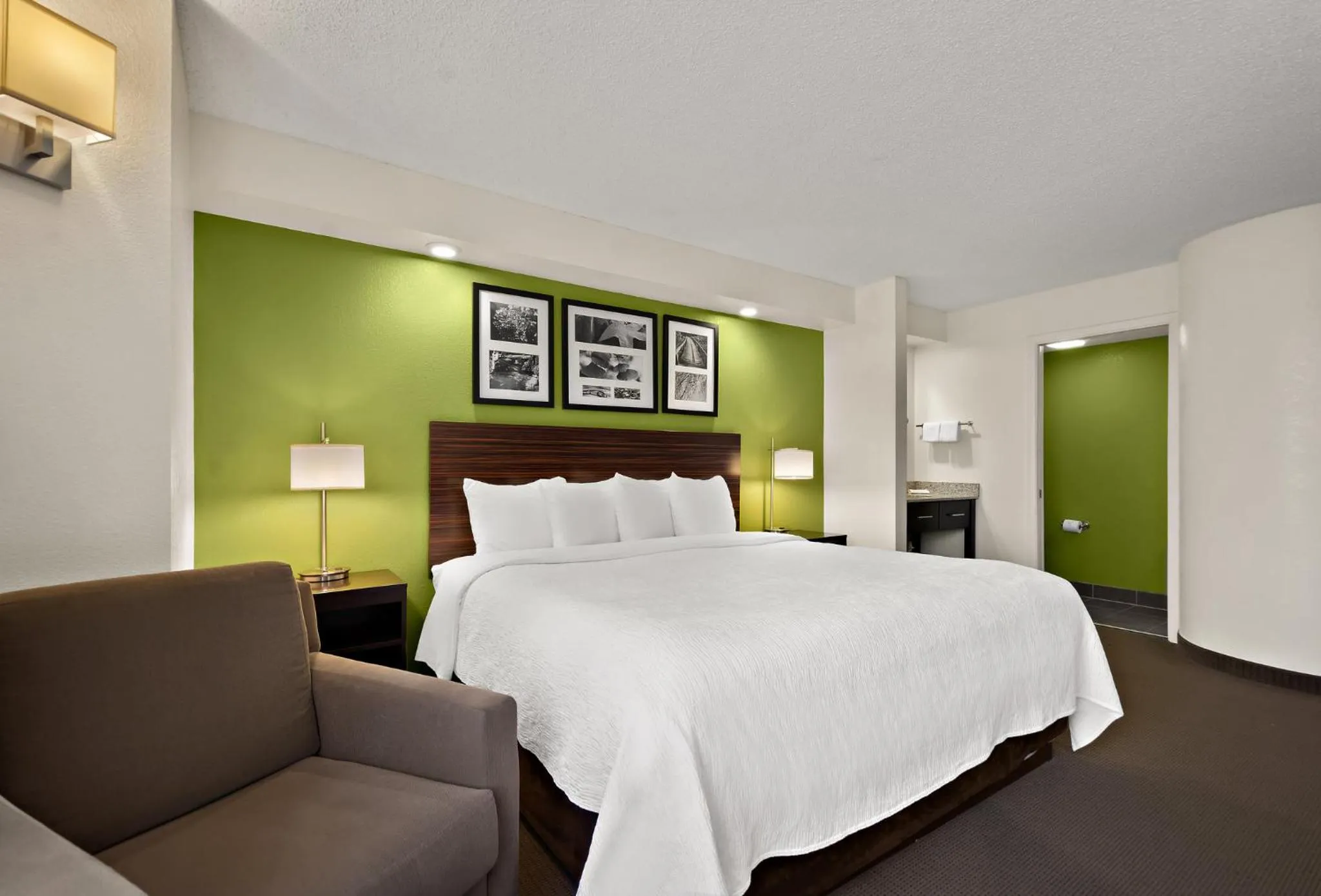 Photo of the whole room, Bed in SPOT X Hotel Tampa - Wesley Chapel by The Red Collection