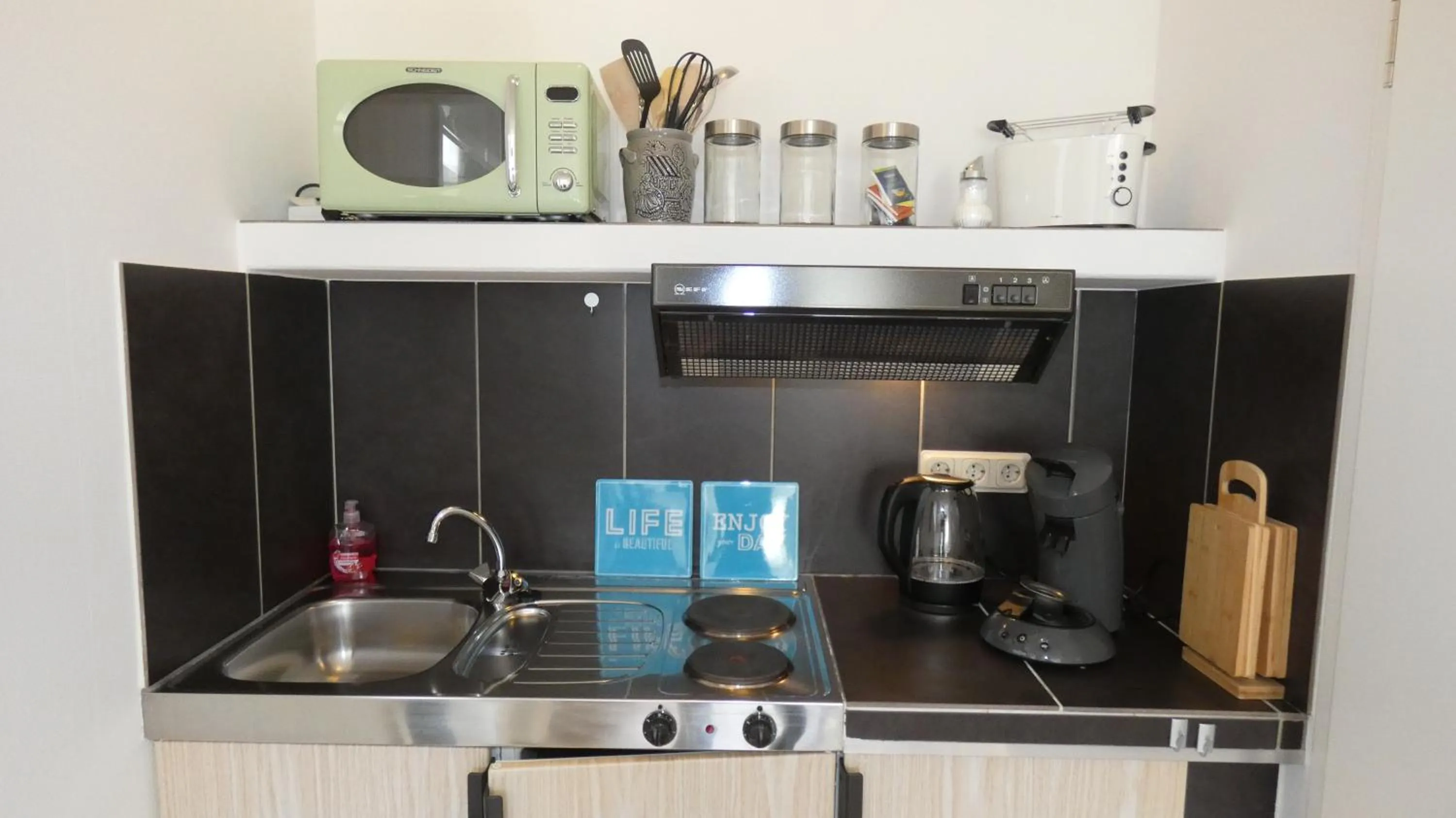 Kitchen or kitchenette in Gästehaus Hoxel