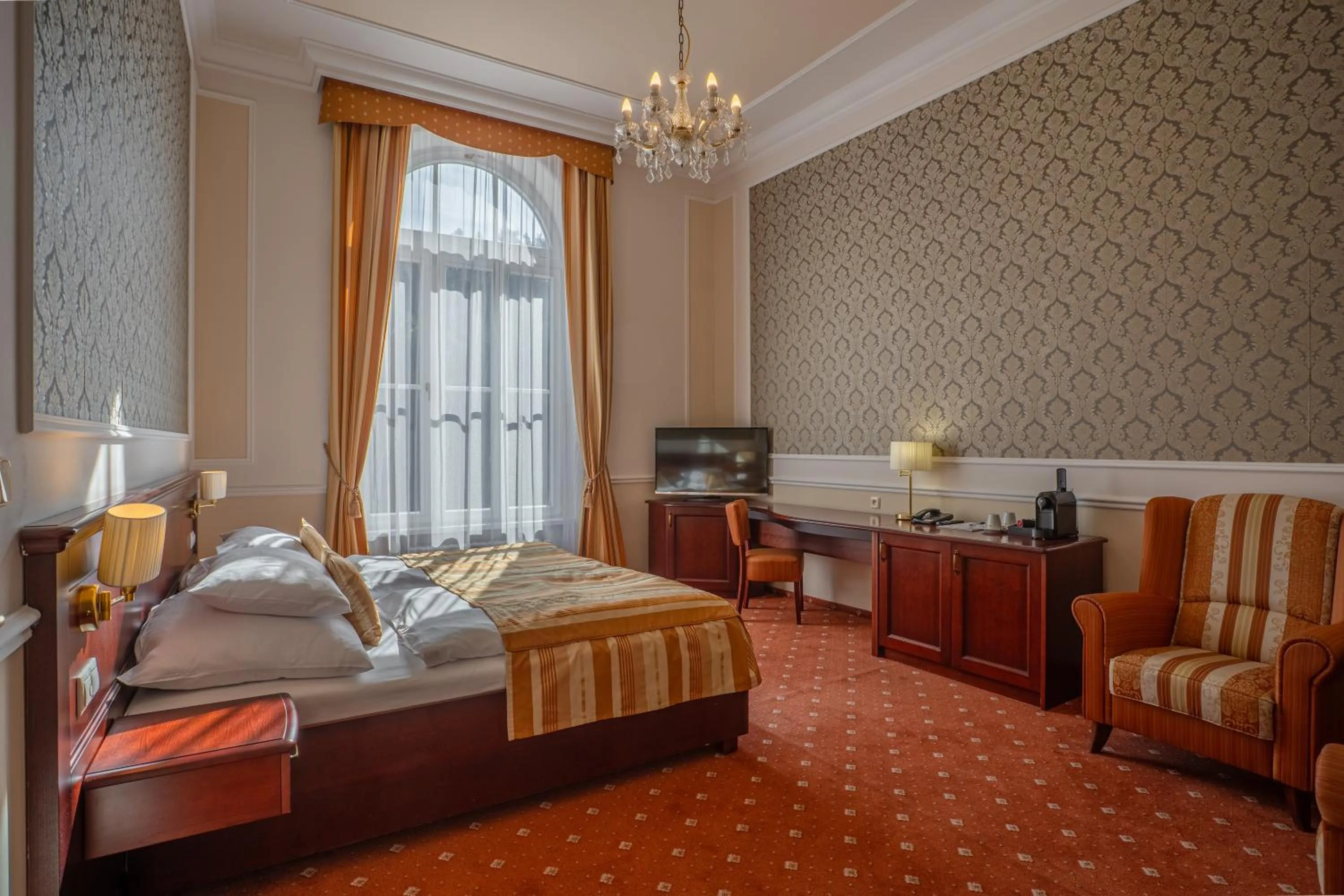 Bed in Hotel Radium Palace