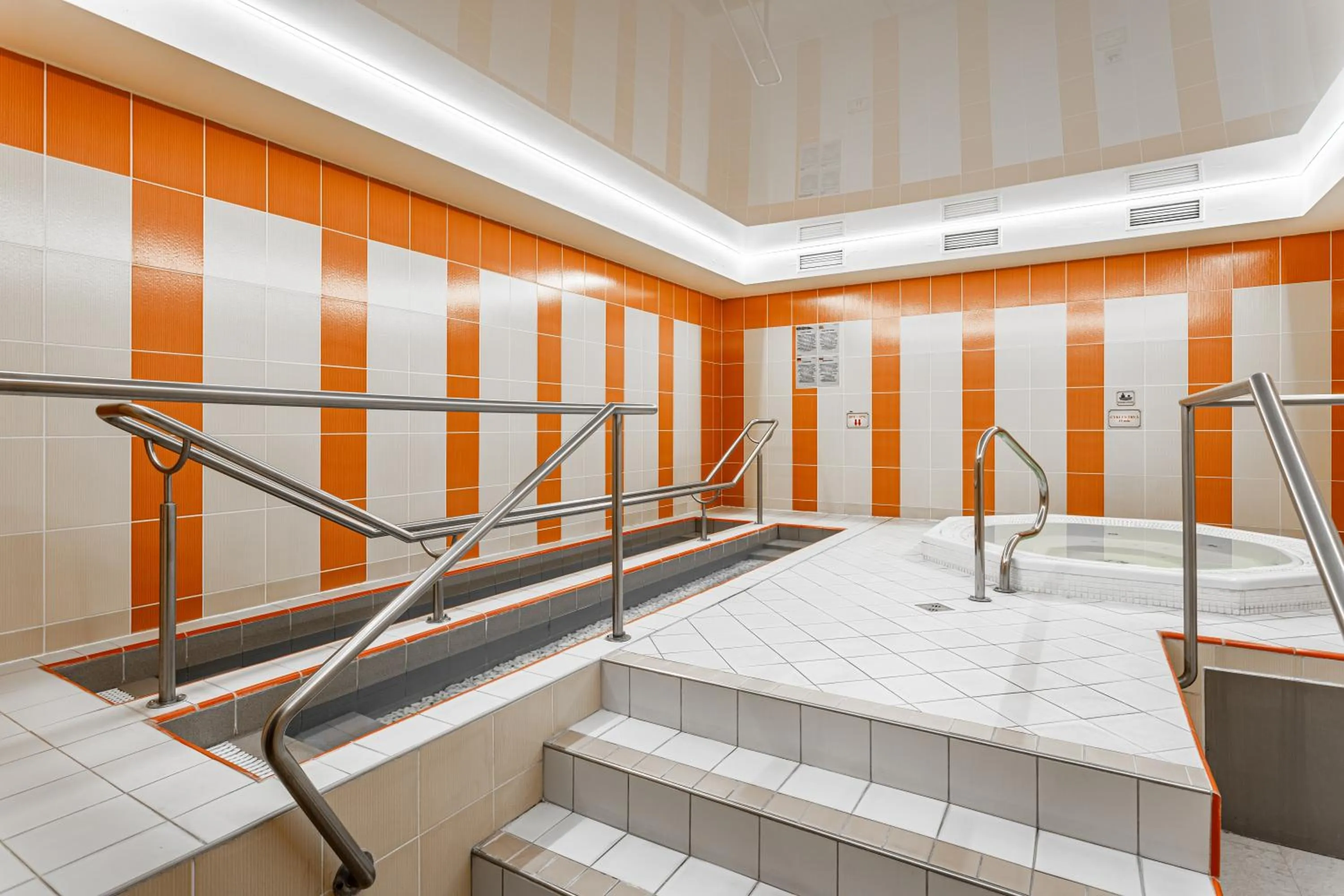 Hot Tub in Hotel Radium Palace