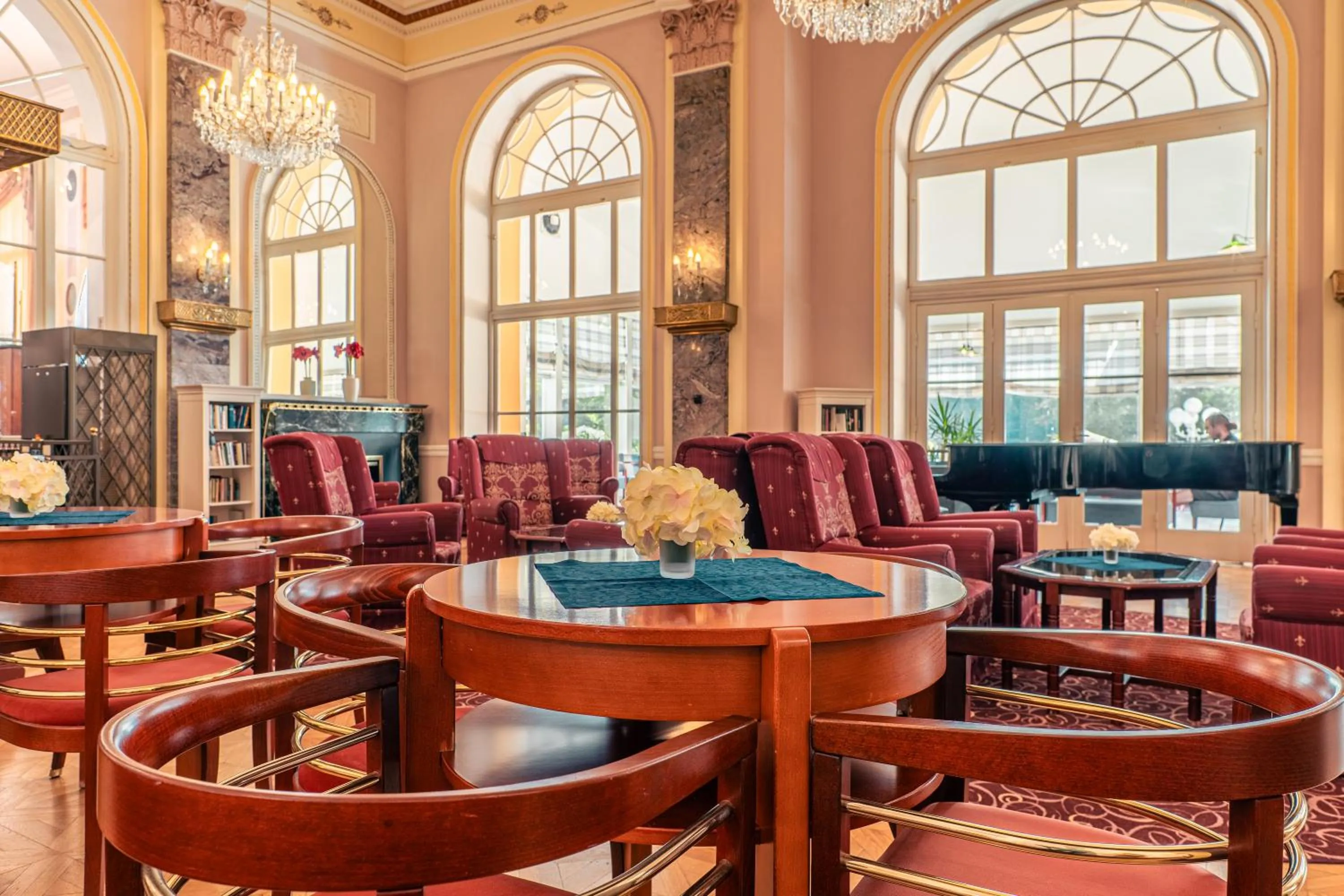 Banquet/Function facilities in Hotel Radium Palace