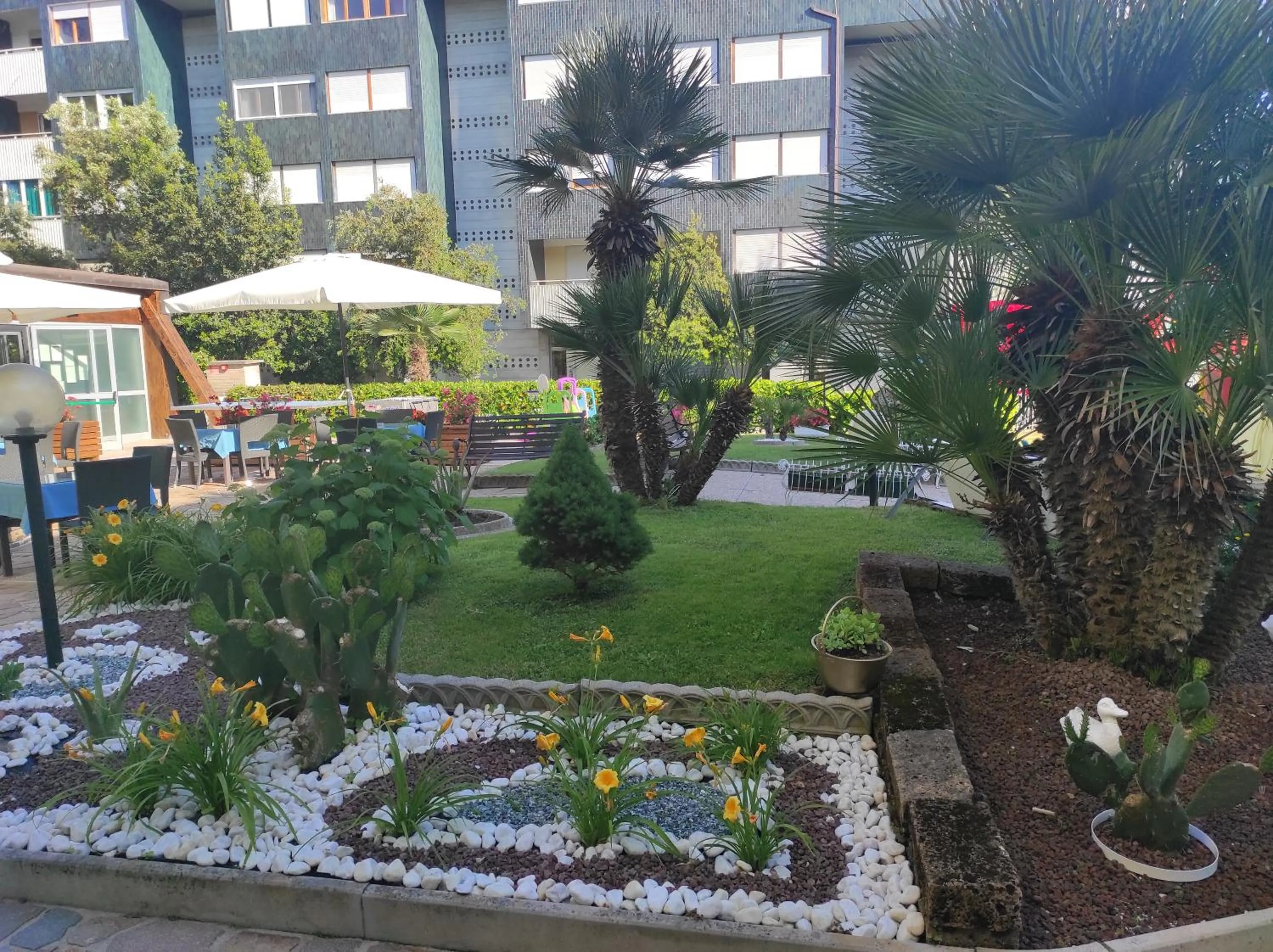 Garden in Hotel Ai Pini