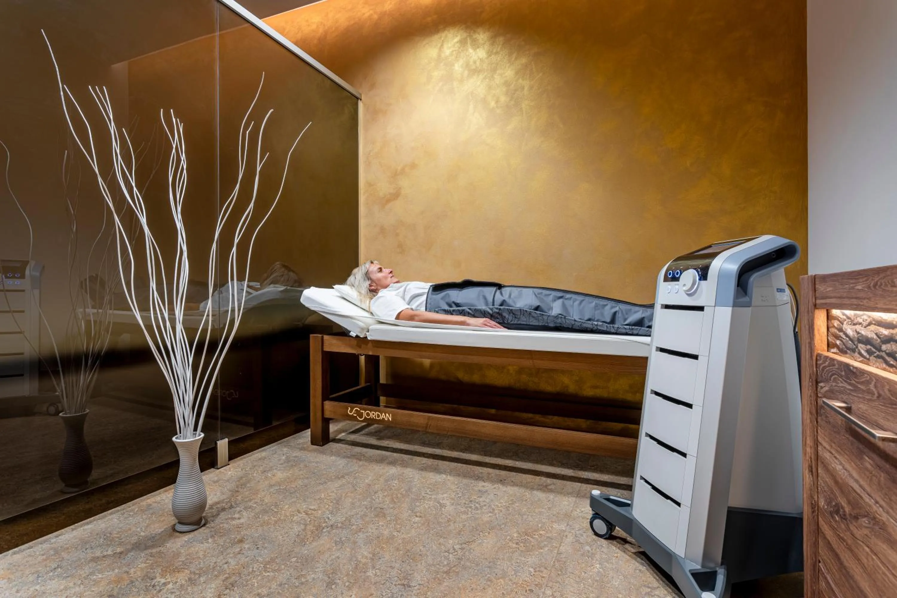 People, Bed in Hotel Běhounek