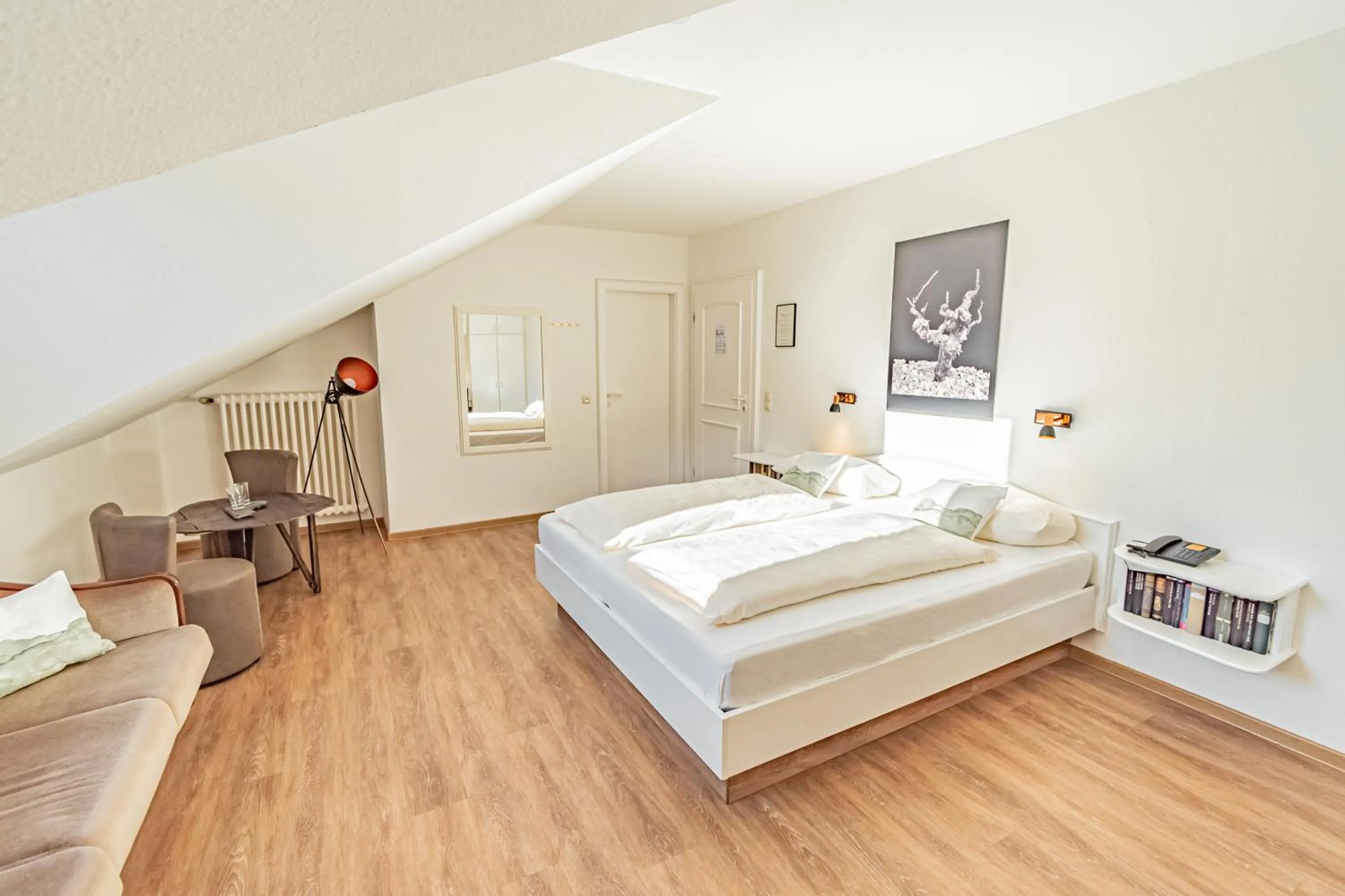 Photo of the whole room, Bed in Weinhotel Ayler Kupp