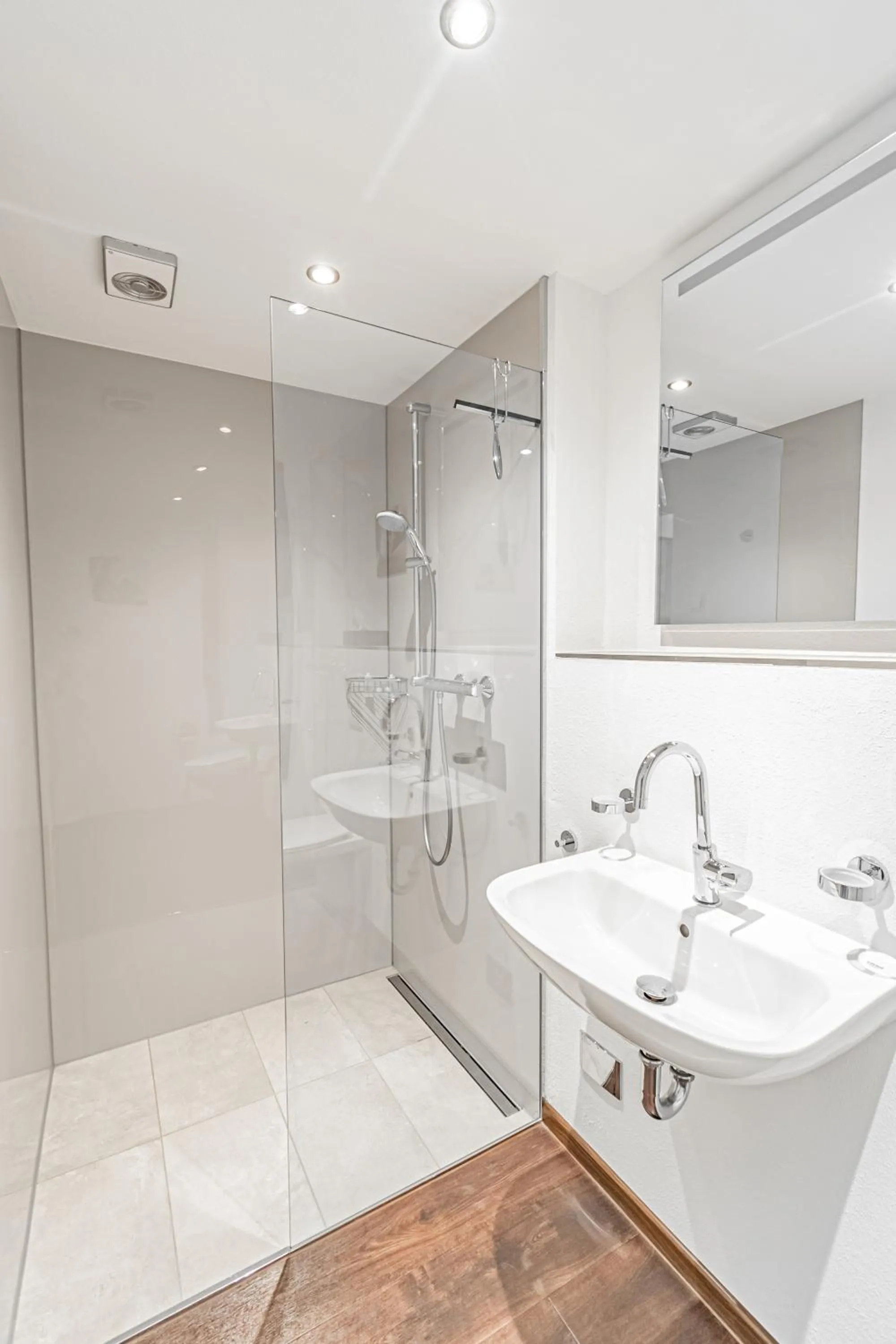 Bathroom in Weinhotel Ayler Kupp