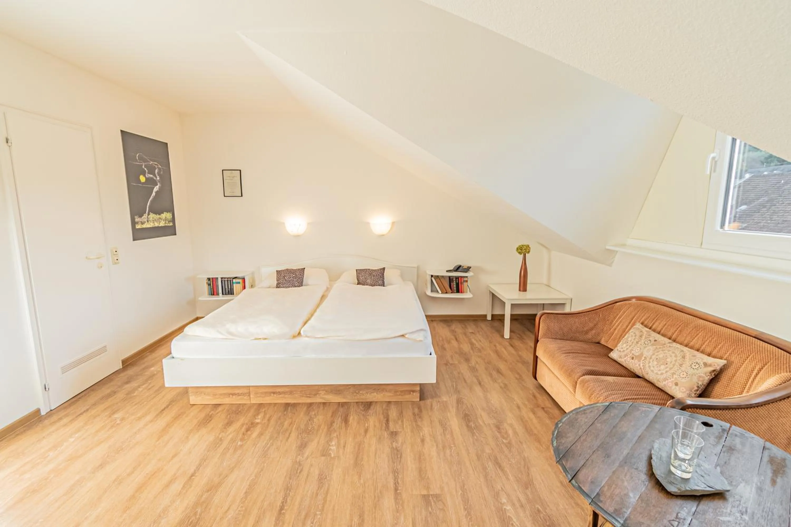 Photo of the whole room, Bed in Weinhotel Ayler Kupp