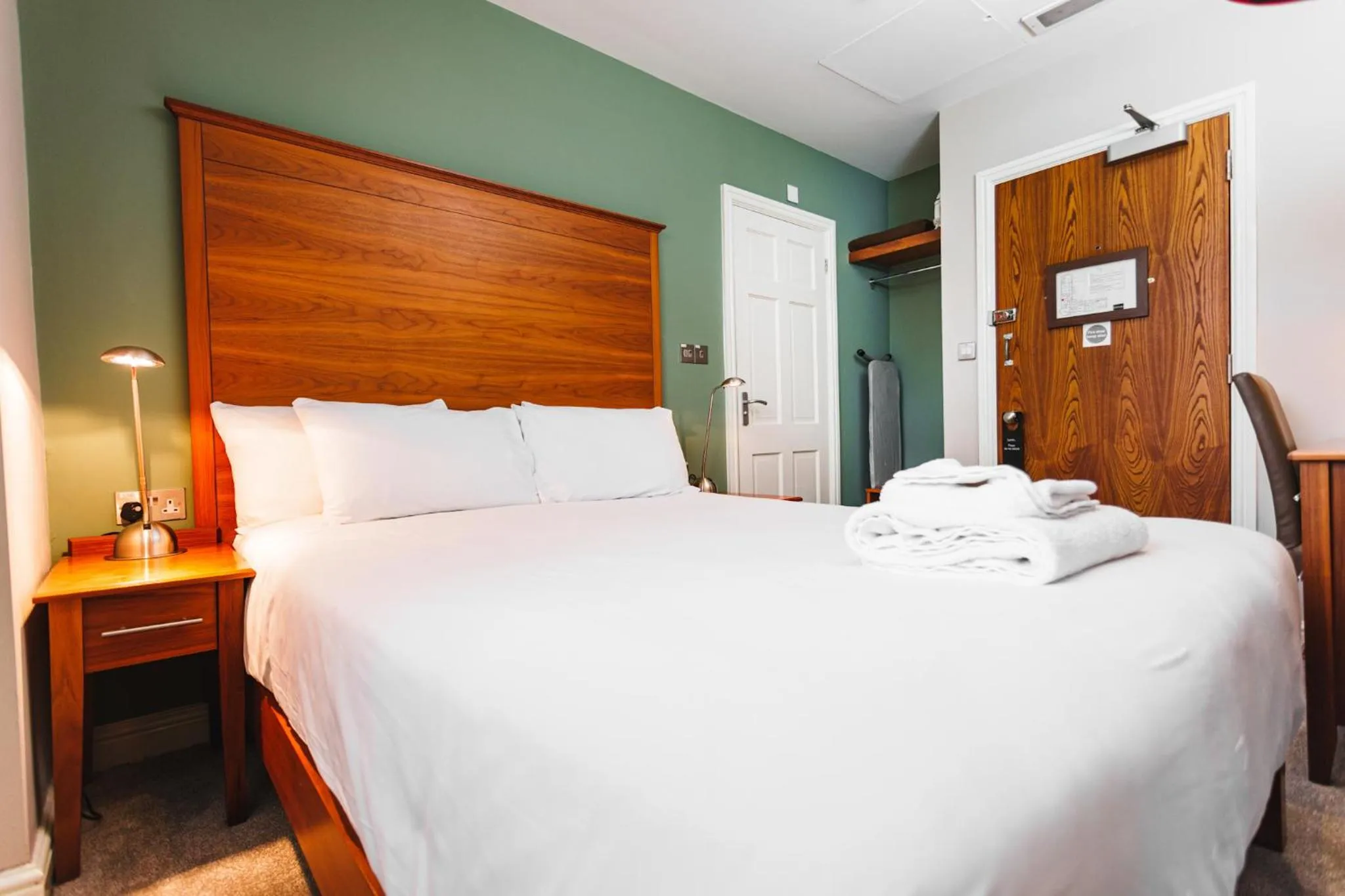 Bed in The Dog & Doublet Inn