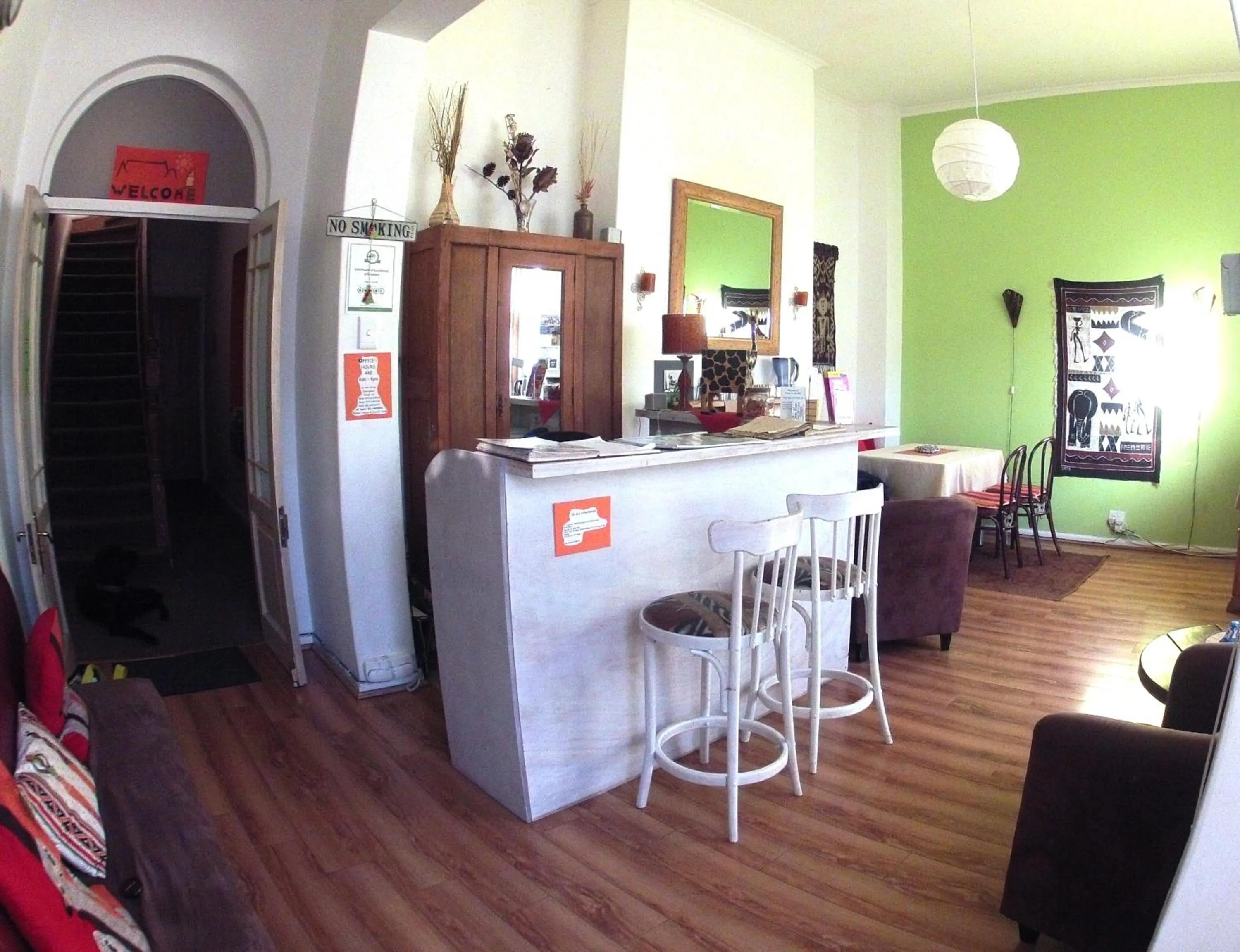 Facade/entrance in House on the Hill