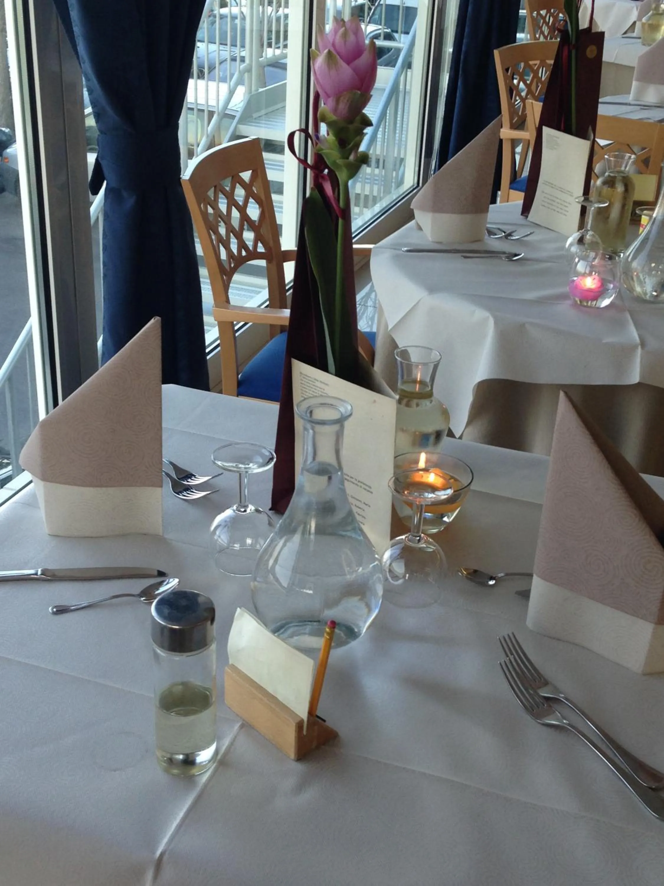 Restaurant/places to eat in Hotel Astor