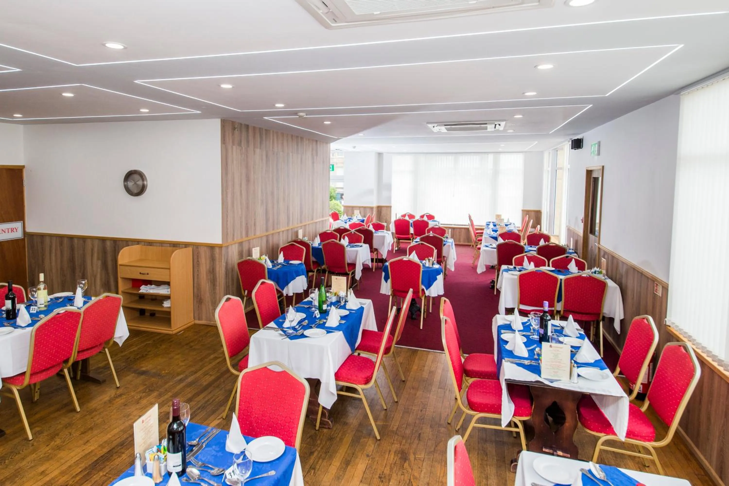 Restaurant/places to eat in The Sandringham Hotel