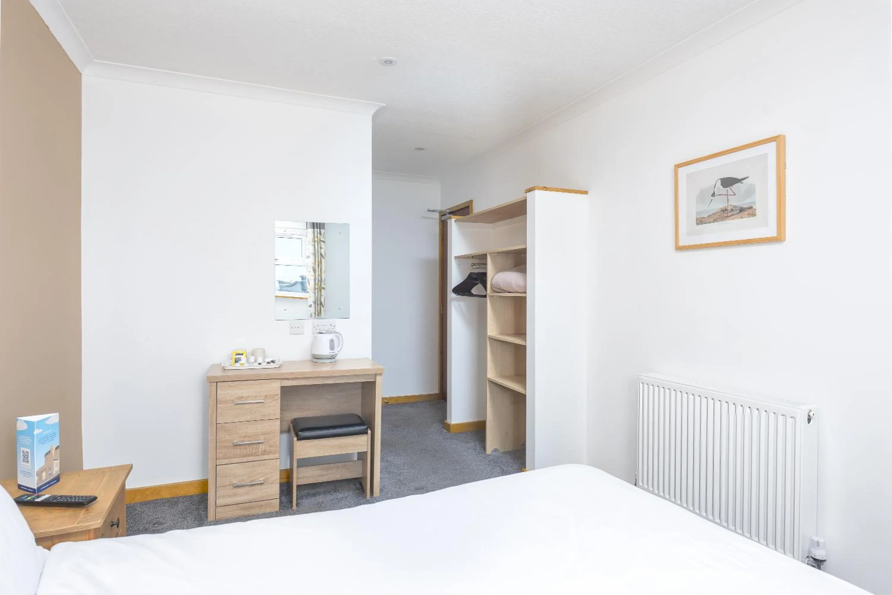 Photo of the whole room, Bed in The Sandringham Hotel