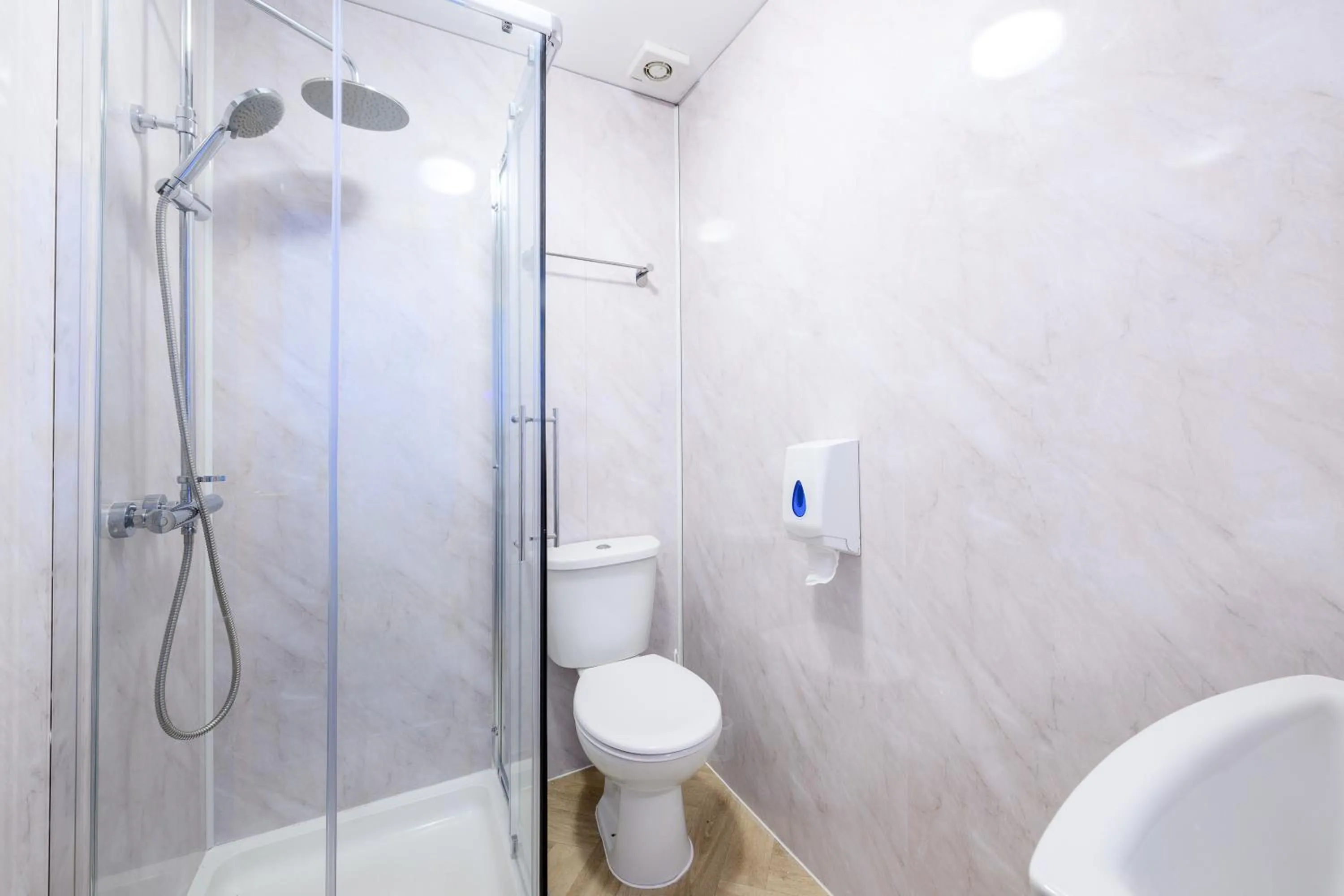 Shower in The Sandringham Hotel