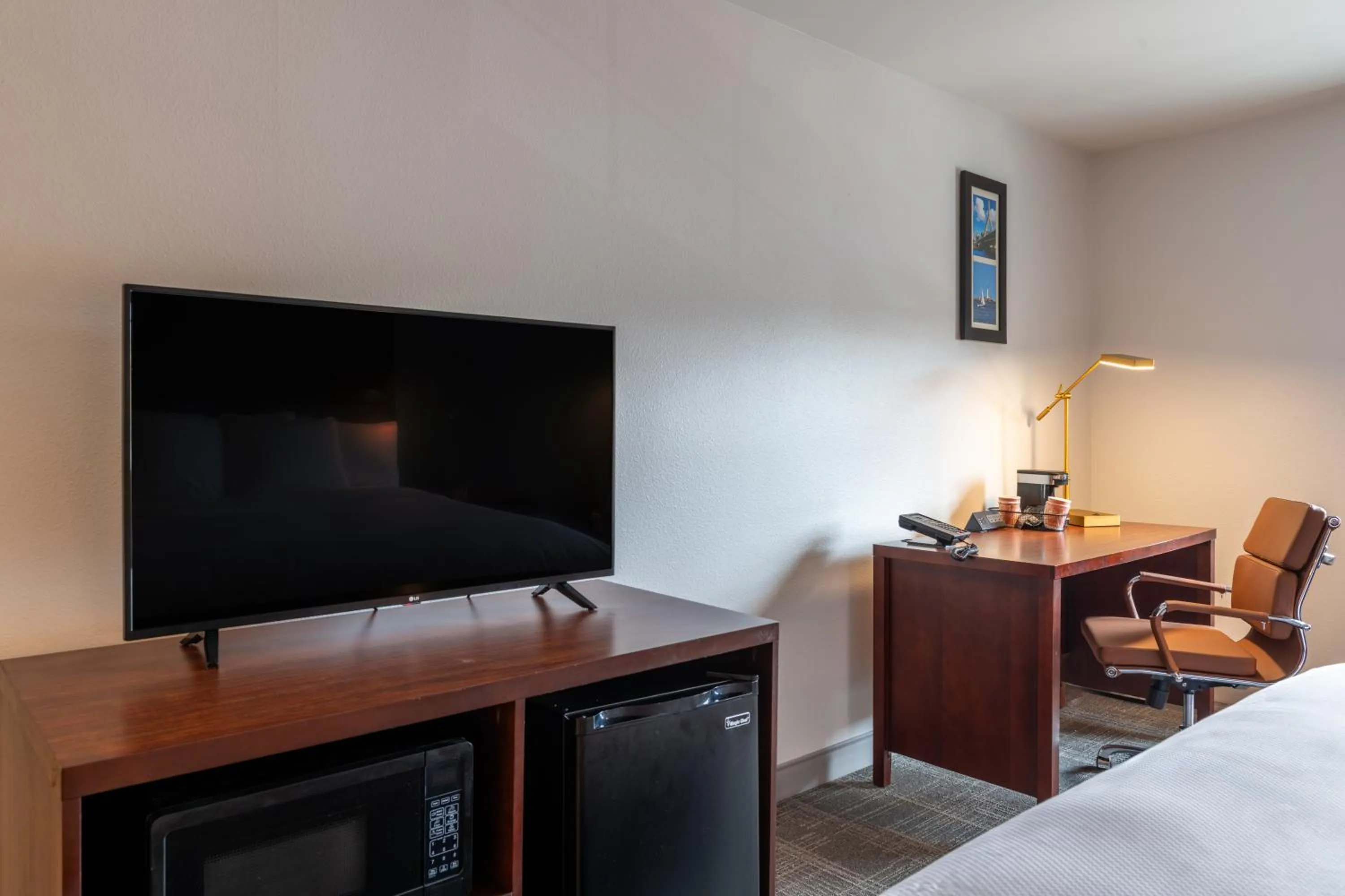 Bedroom, Bed in Comfort Inn Rockland - Boston