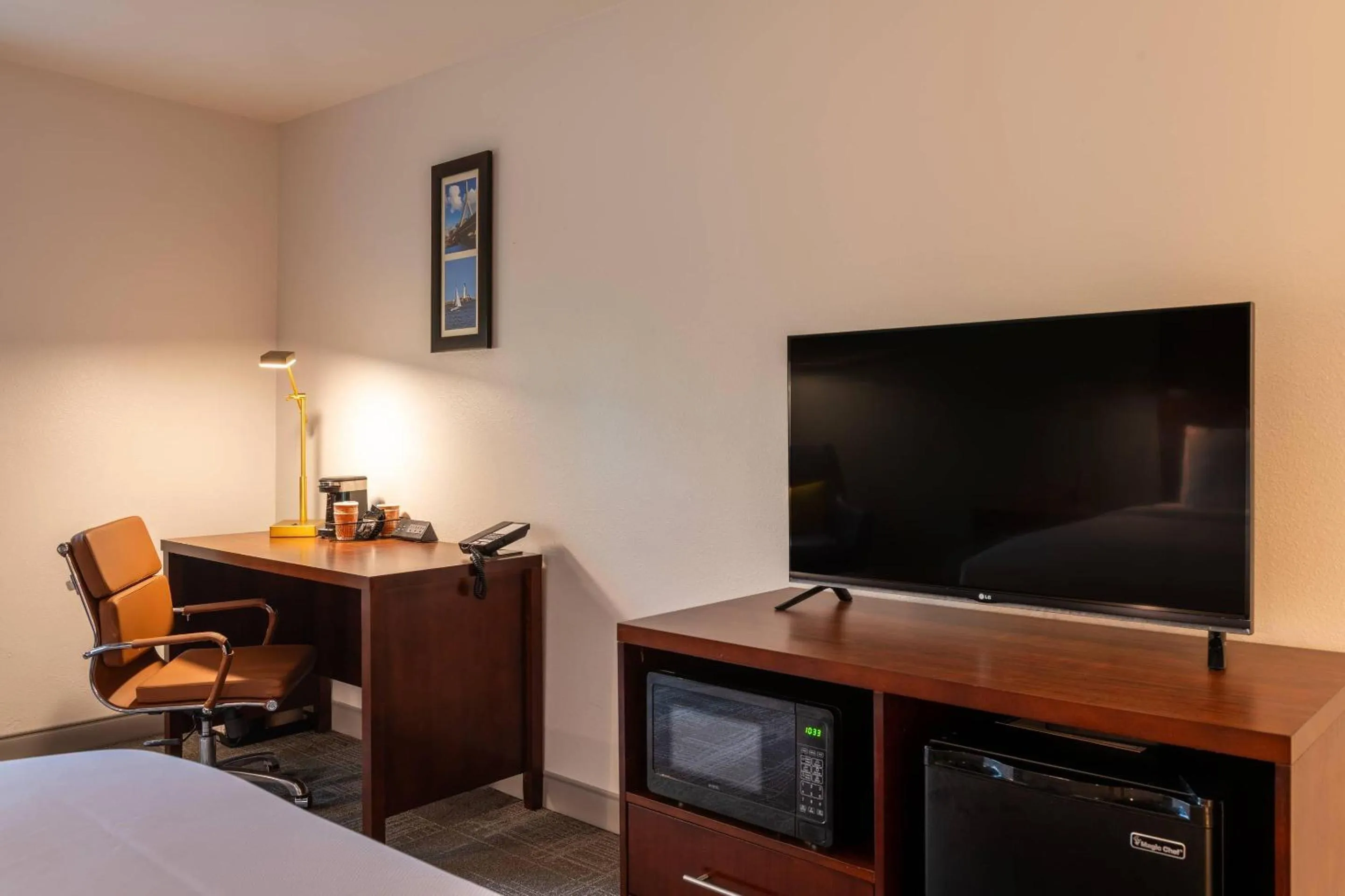 Bedroom in Comfort Inn Rockland - Boston