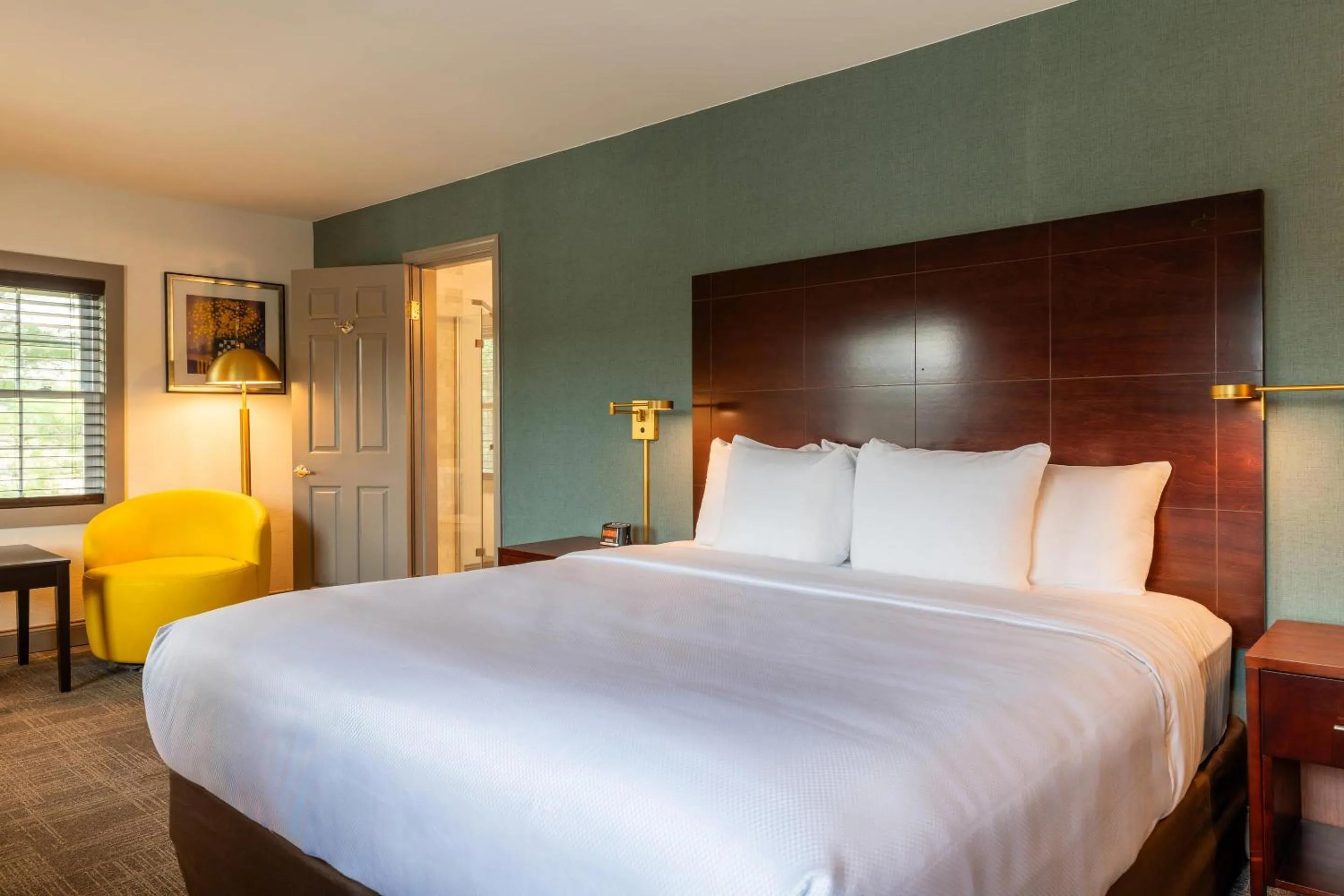 Bedroom, Bed in Comfort Inn Rockland - Boston