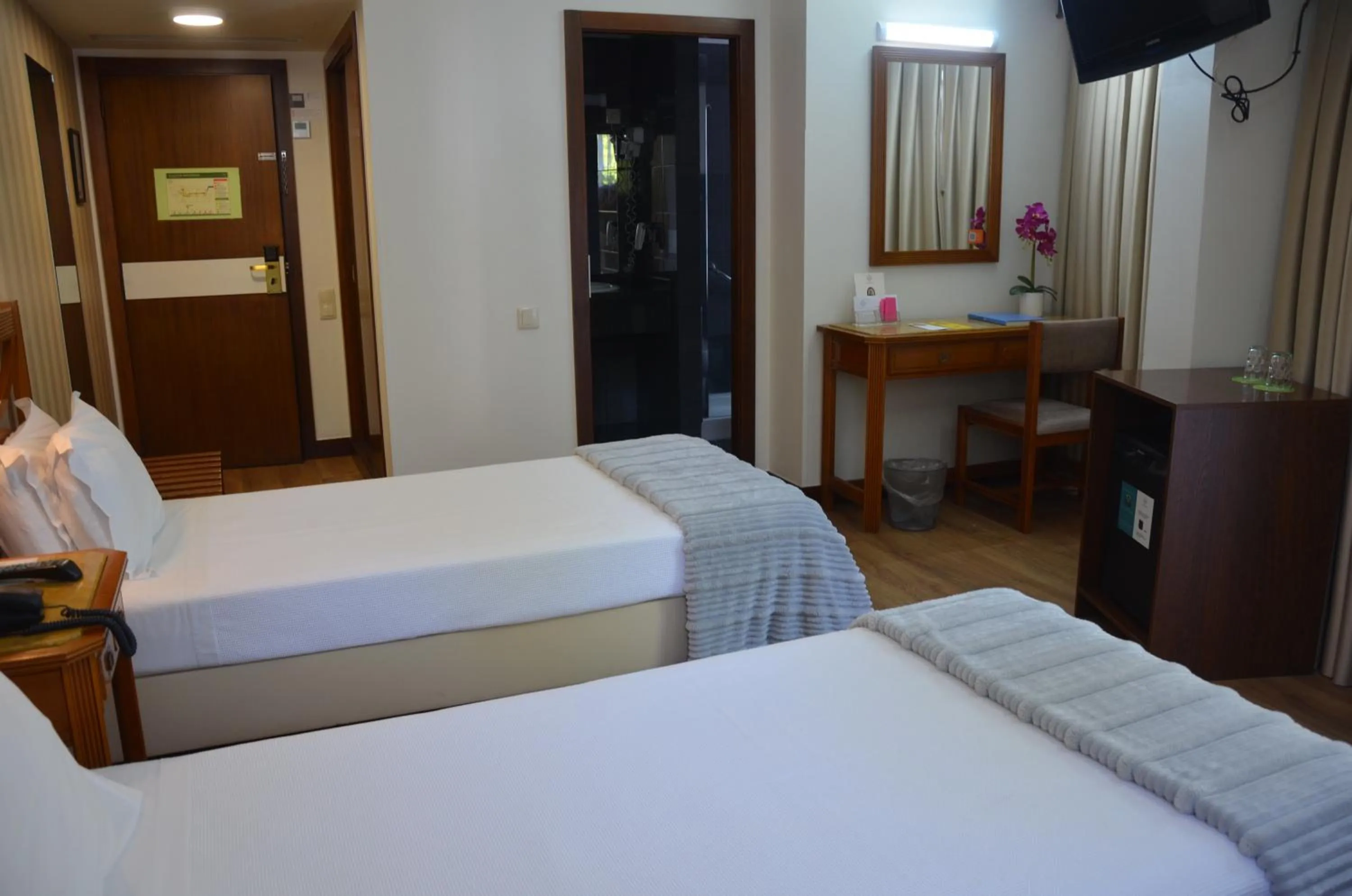 Bedroom, Bed in Hotel Dona Sofia