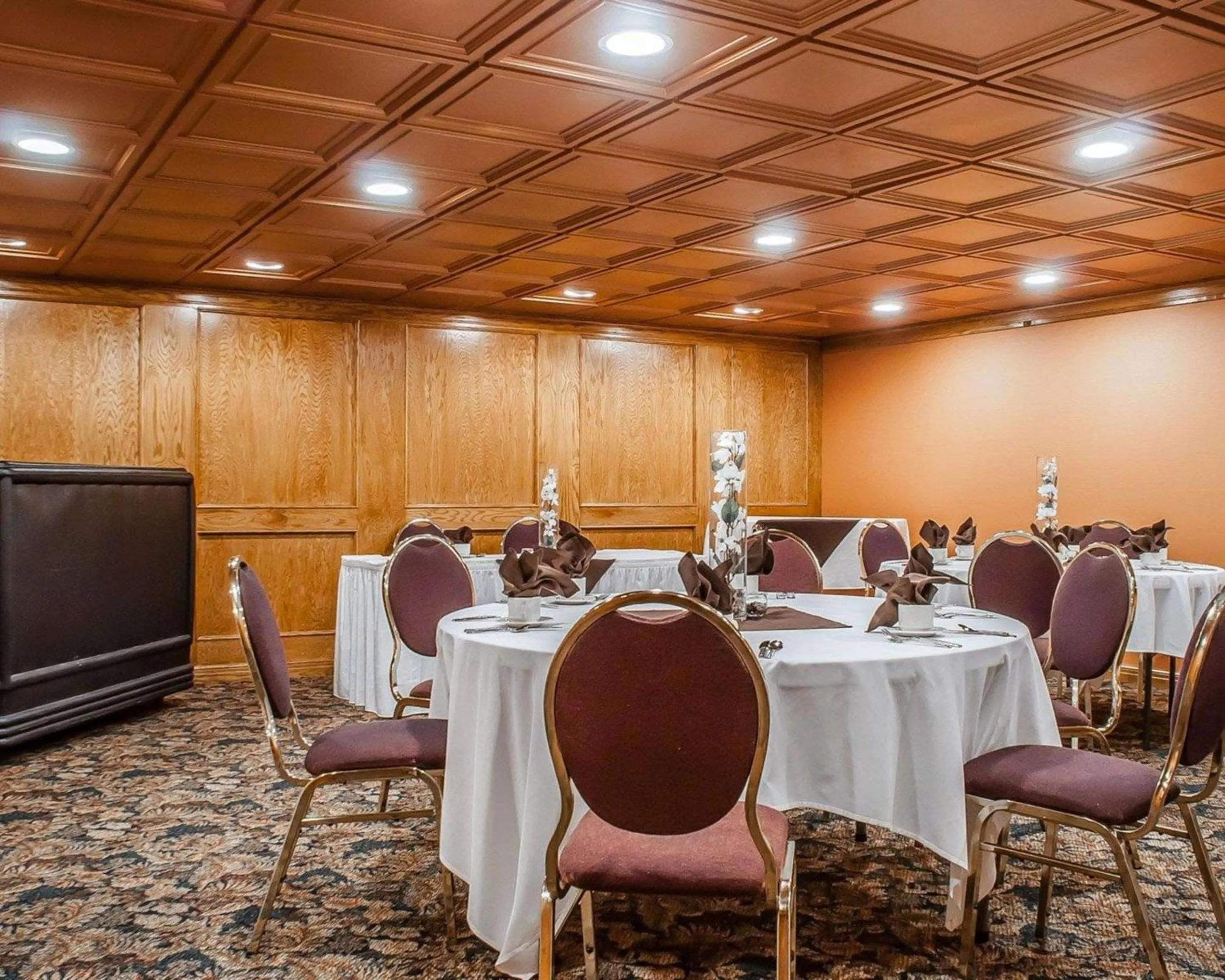 Meeting/conference room in Quality Hotel & Suites At The Falls