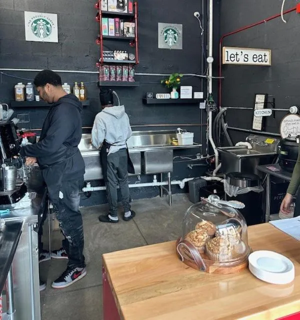 Coffee/tea facilities in Quality Hotel & Suites At The Falls