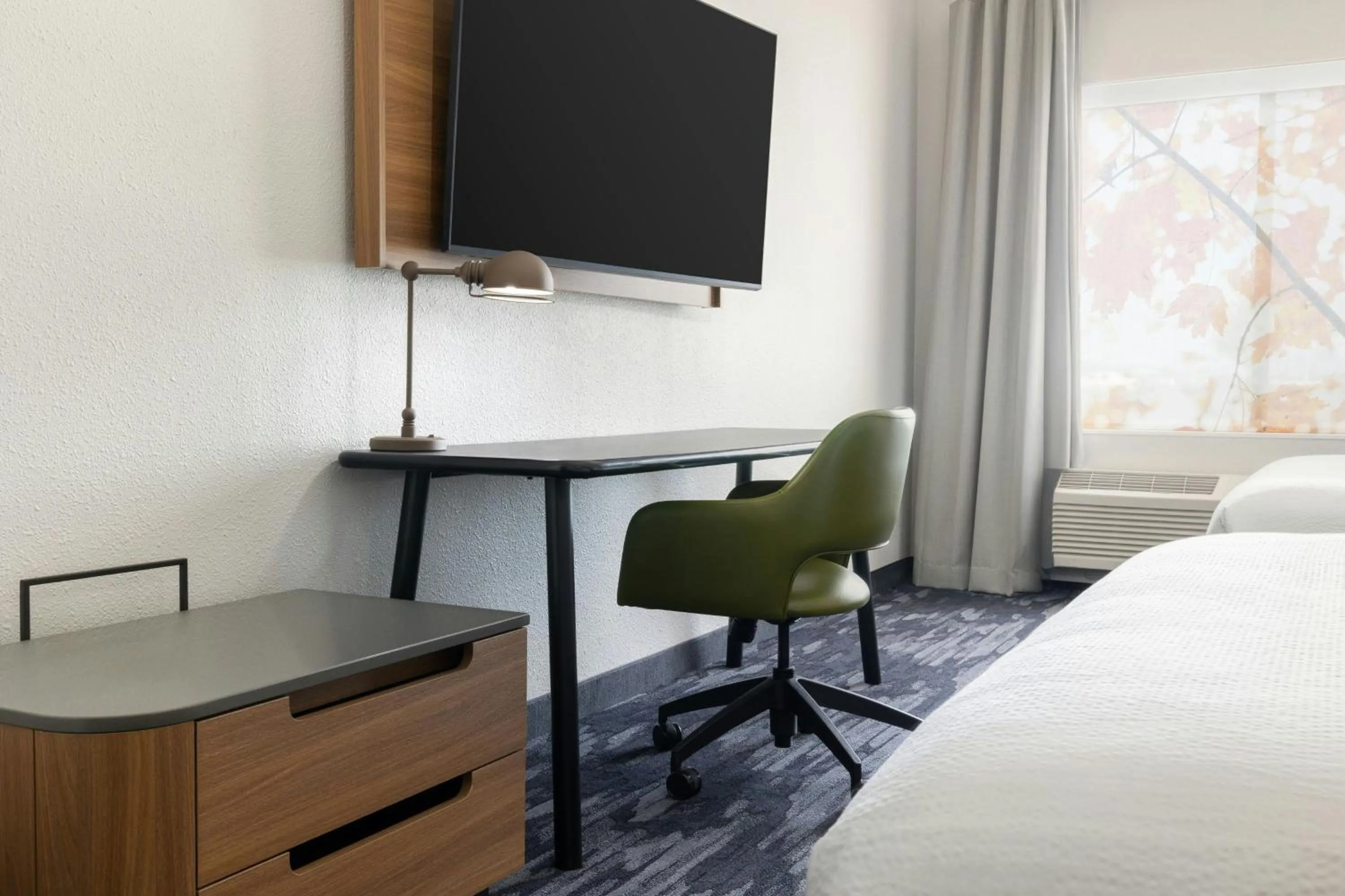 Photo of the whole room, Bed in Fairfield by Marriott Inn & Suites Spokane Airport