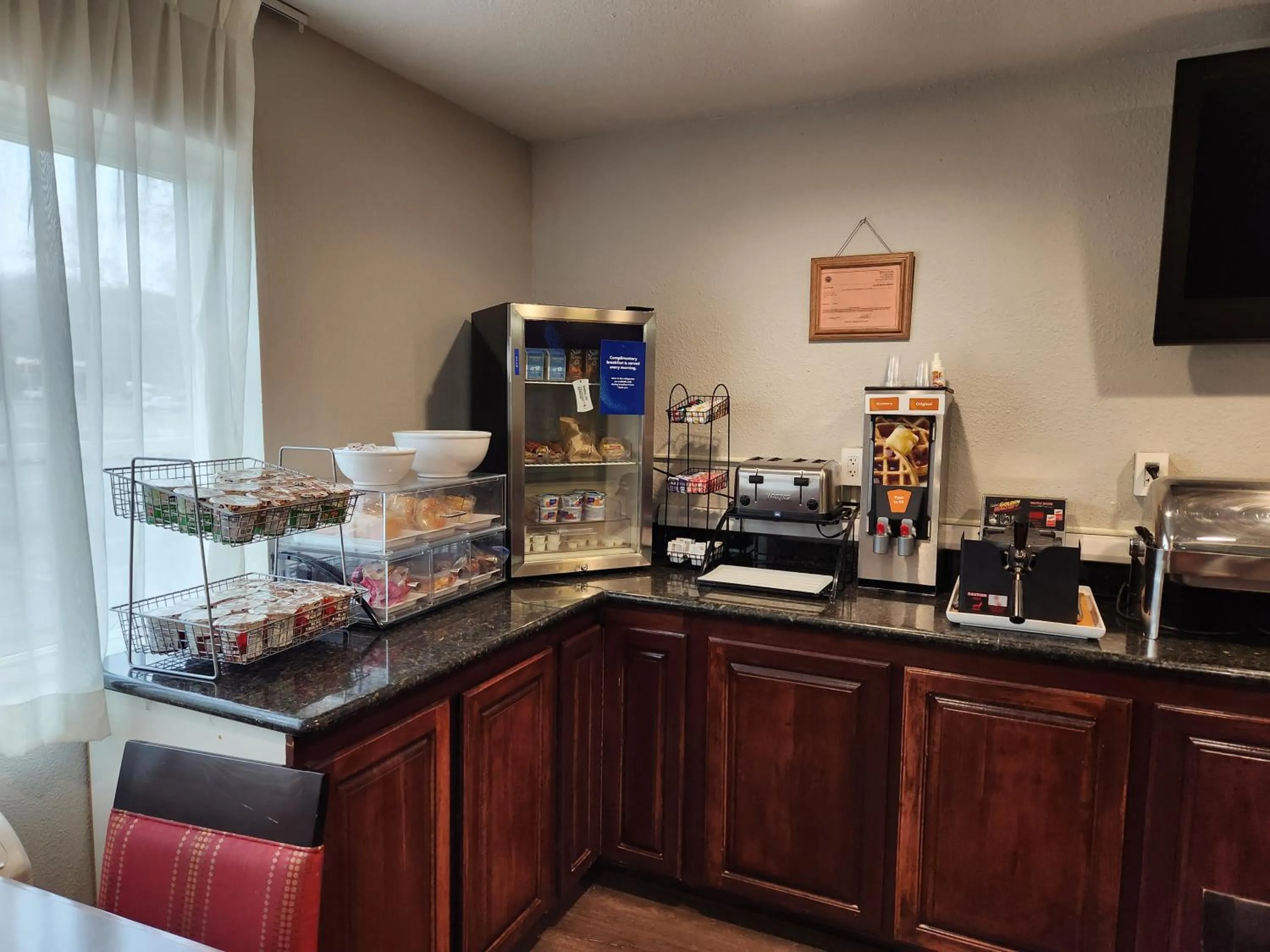 Buffet breakfast in Comfort Inn Yreka I-5