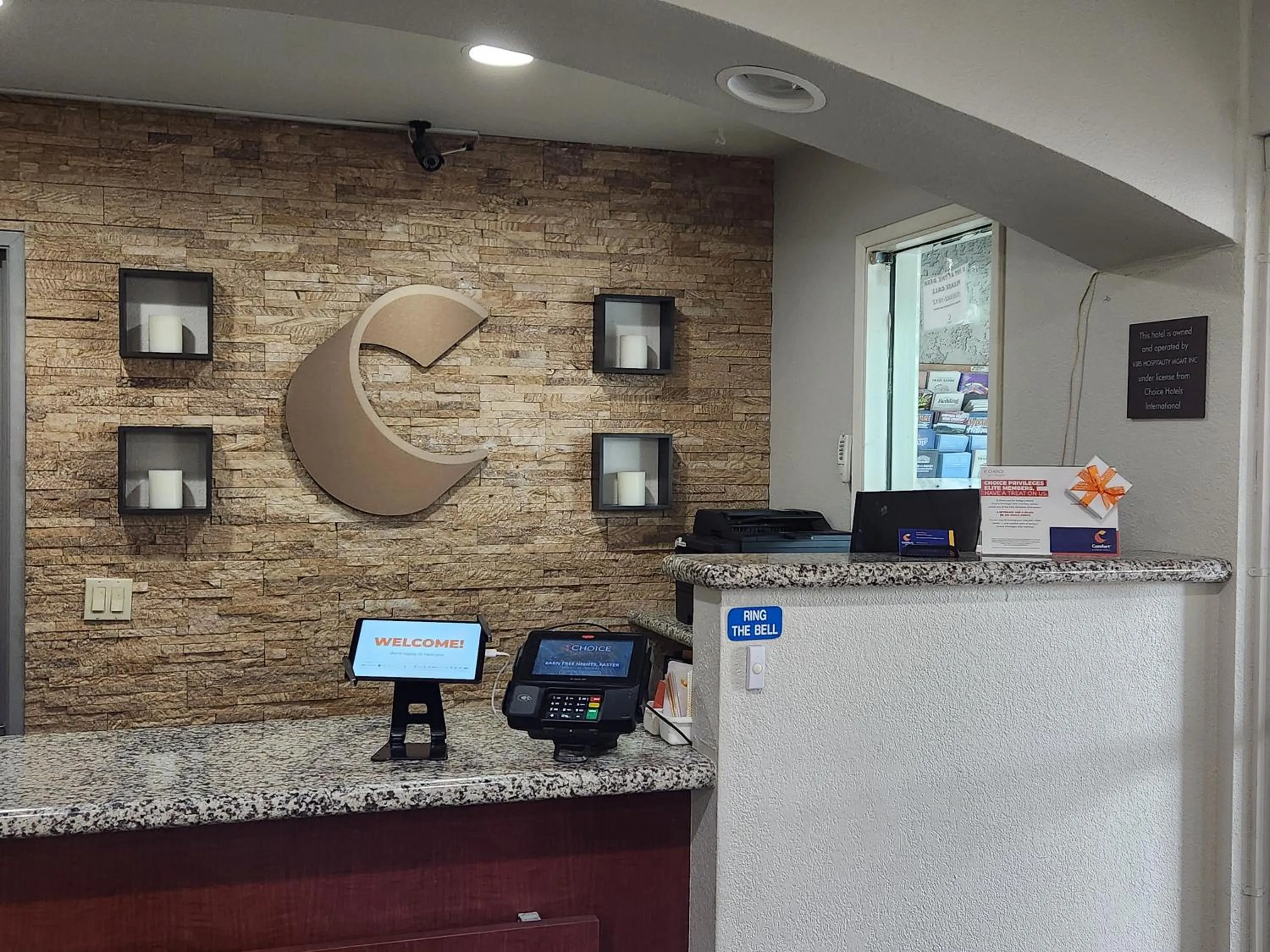 Property logo or sign in Comfort Inn Yreka I-5