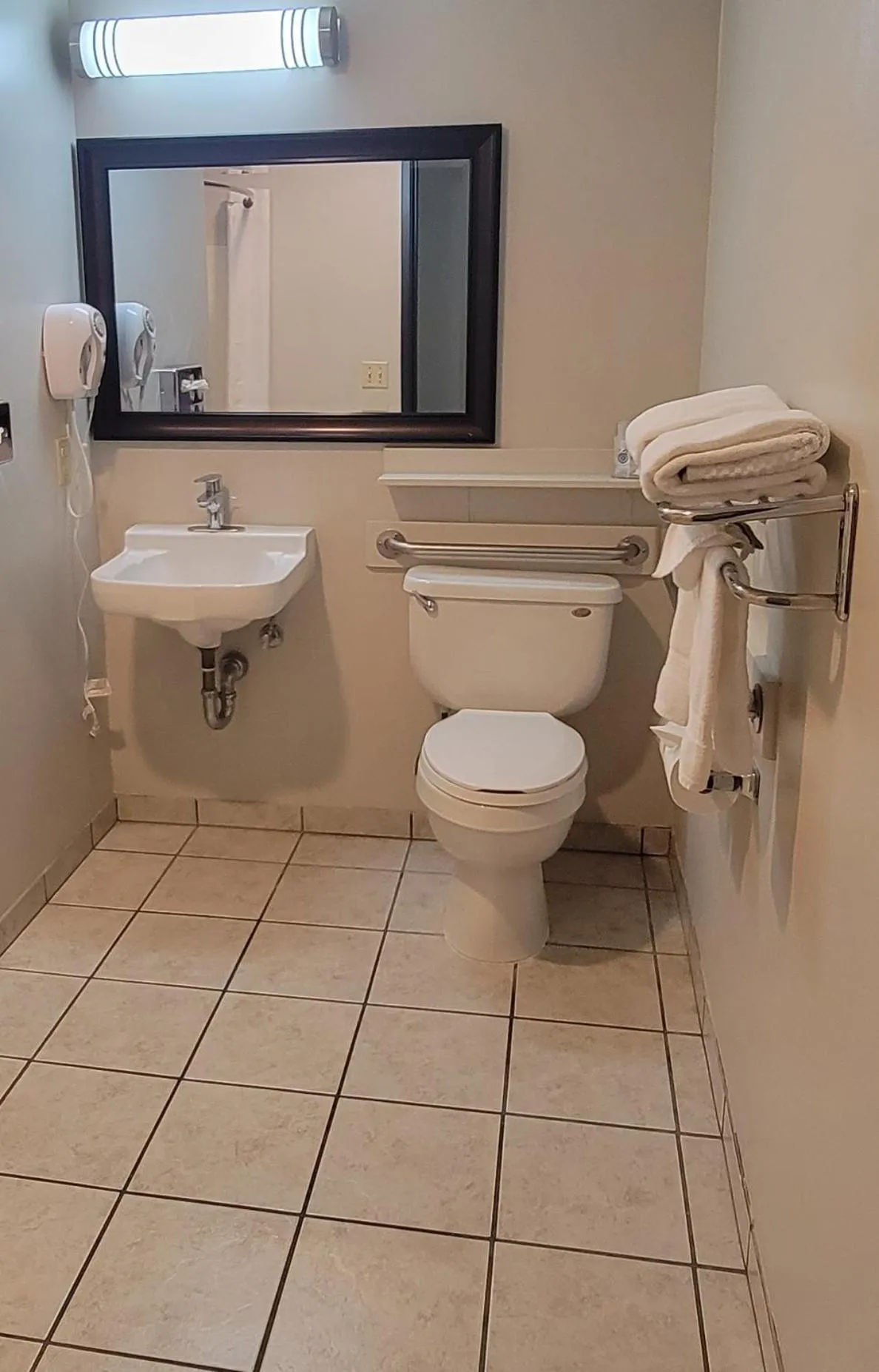 Bathroom in Comfort Inn Yreka I-5