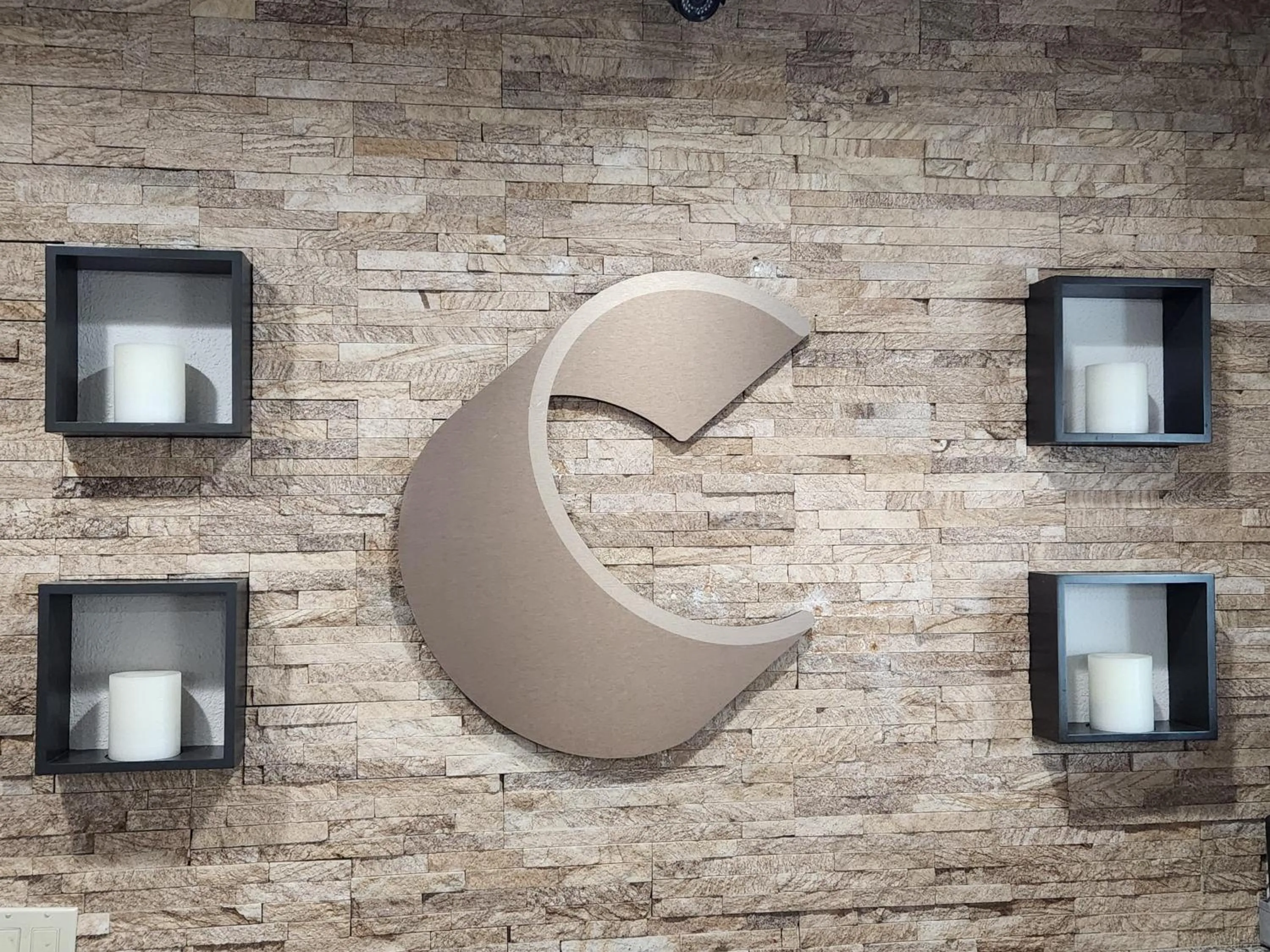 Logo/Certificate/Sign in Comfort Inn Yreka I-5