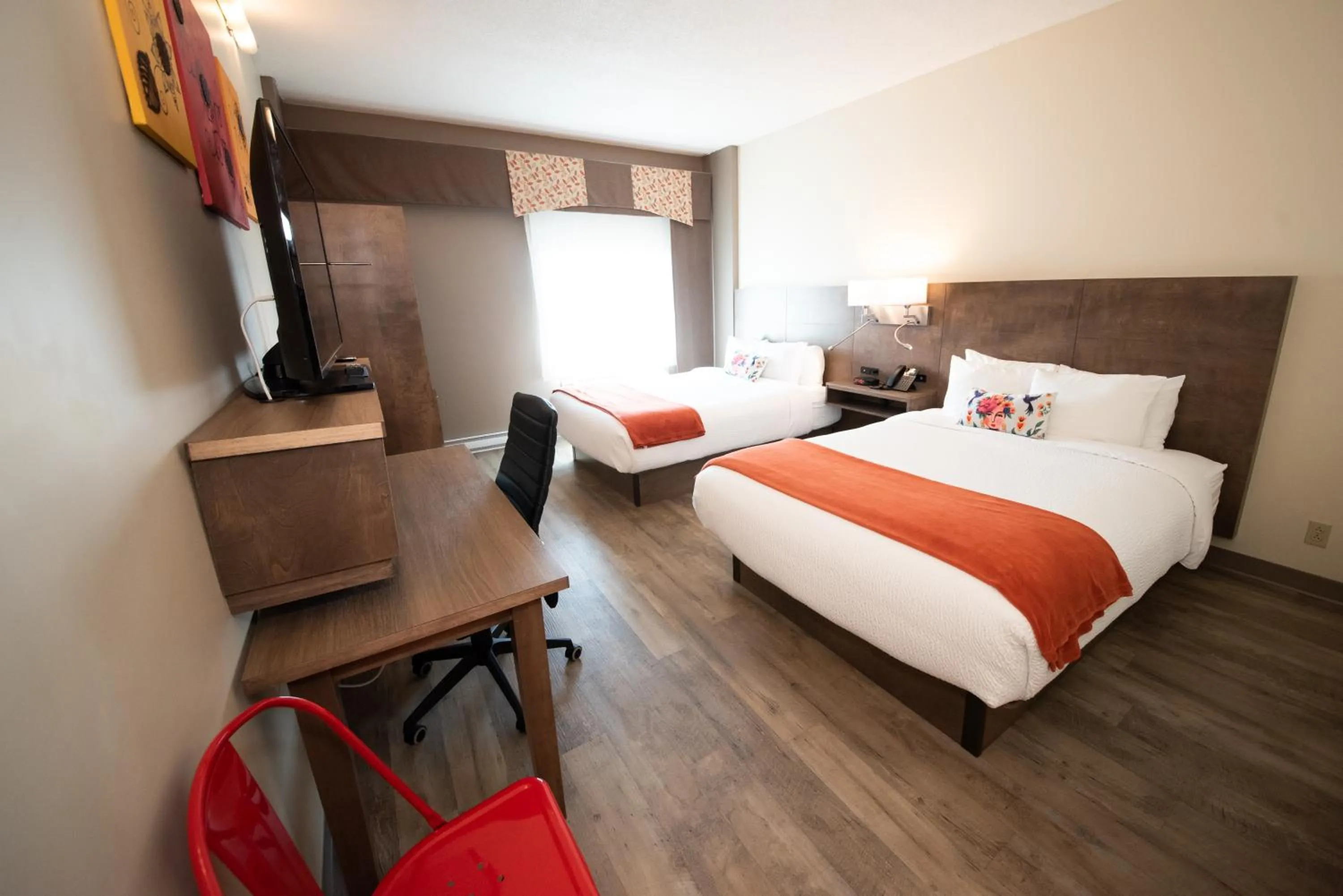 Photo of the whole room, Bed in Days Inn by Wyndham Berthierville