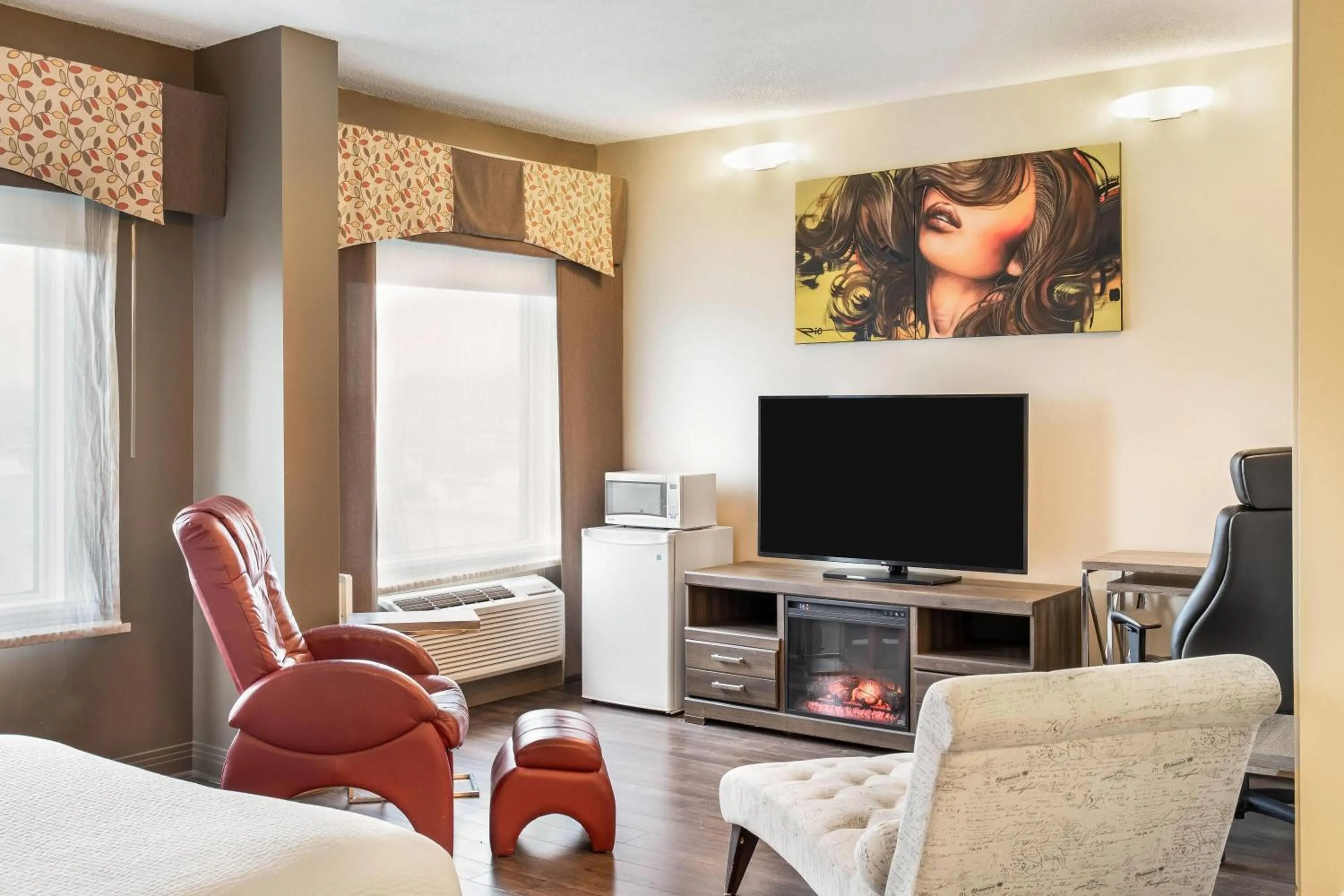 Photo of the whole room, Bed in Days Inn by Wyndham Berthierville