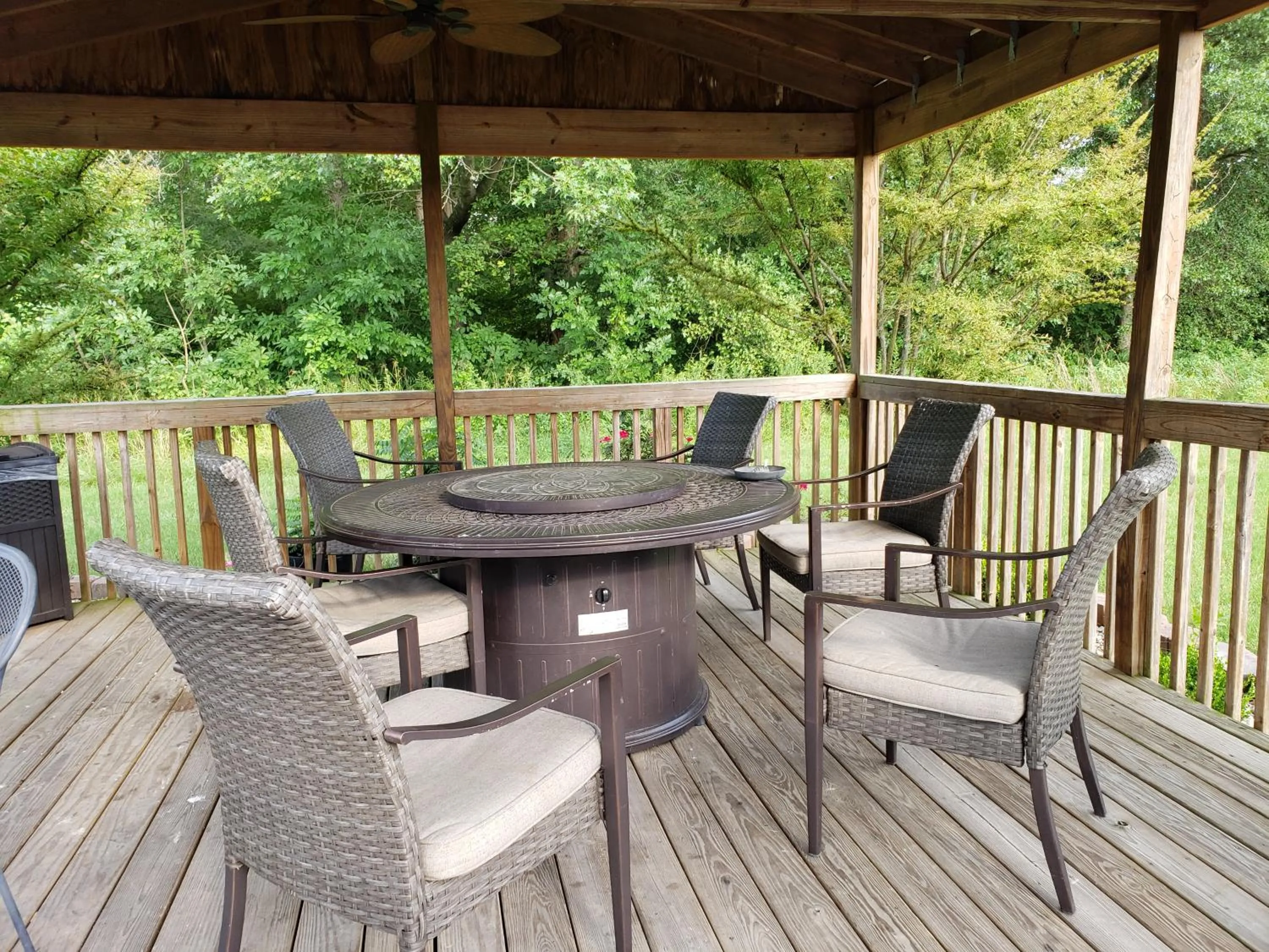 Patio in Best Western Paducah Inn