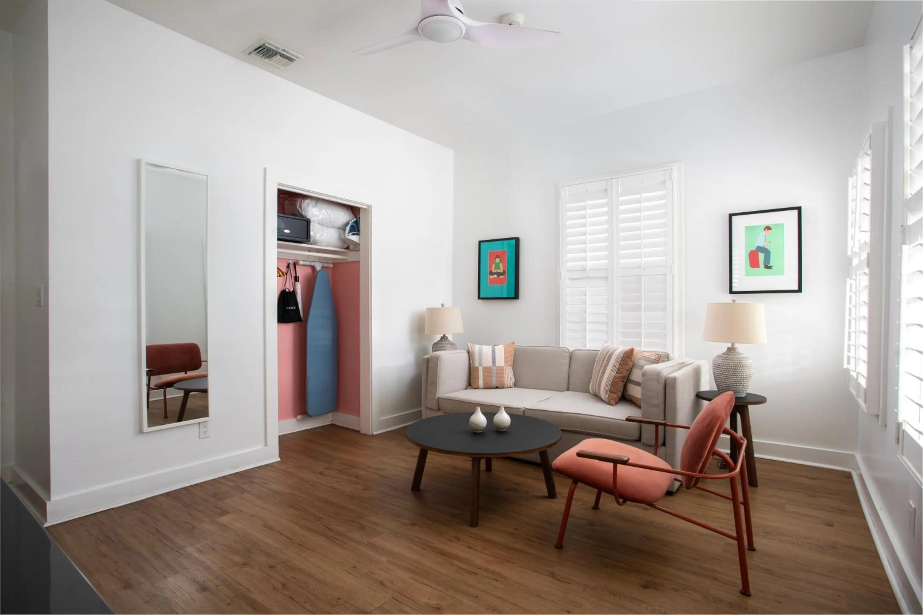 Living room in Paradise Inn - Adult Exclusive