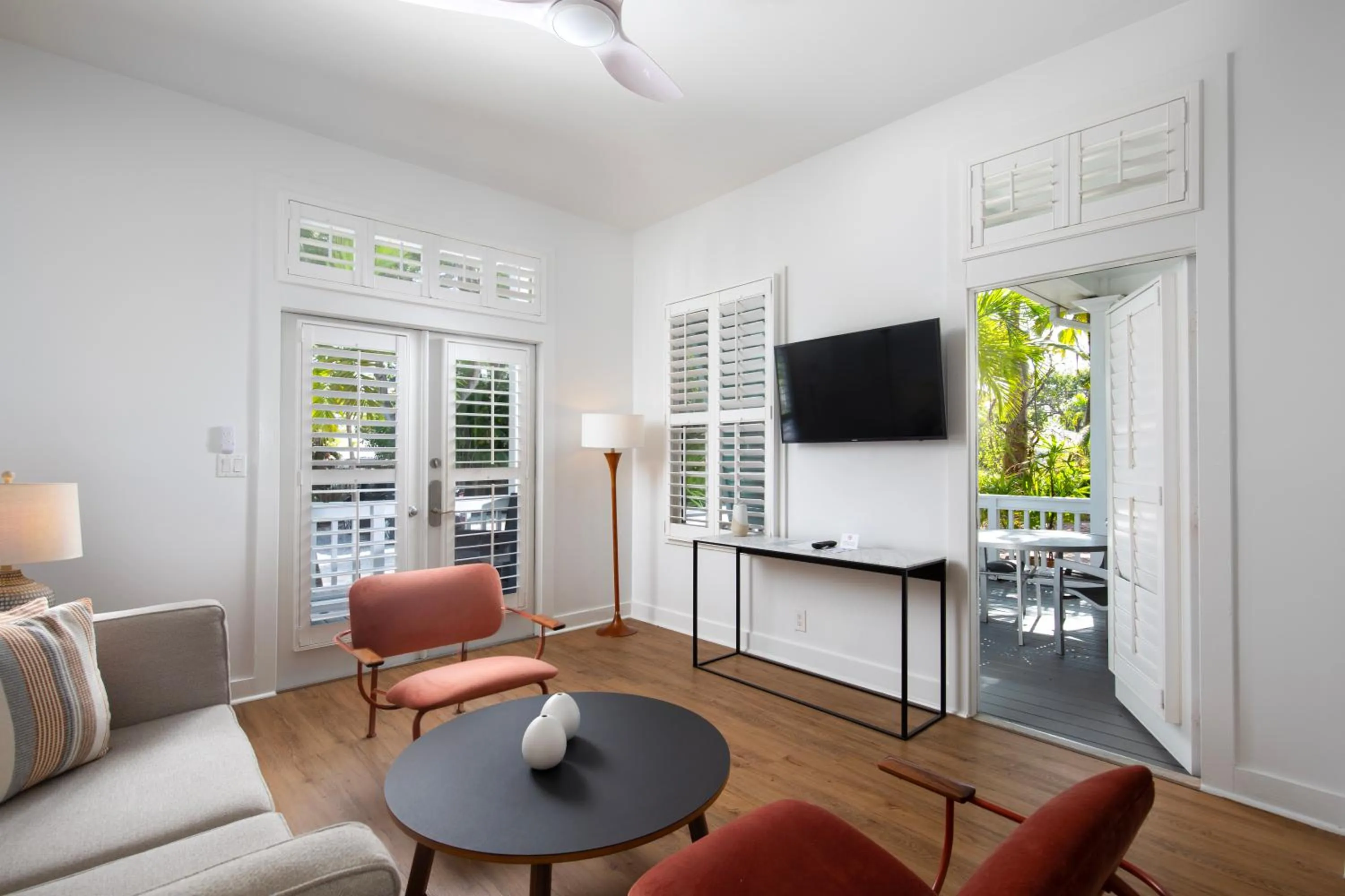 Living room in Paradise Inn - Adult Exclusive