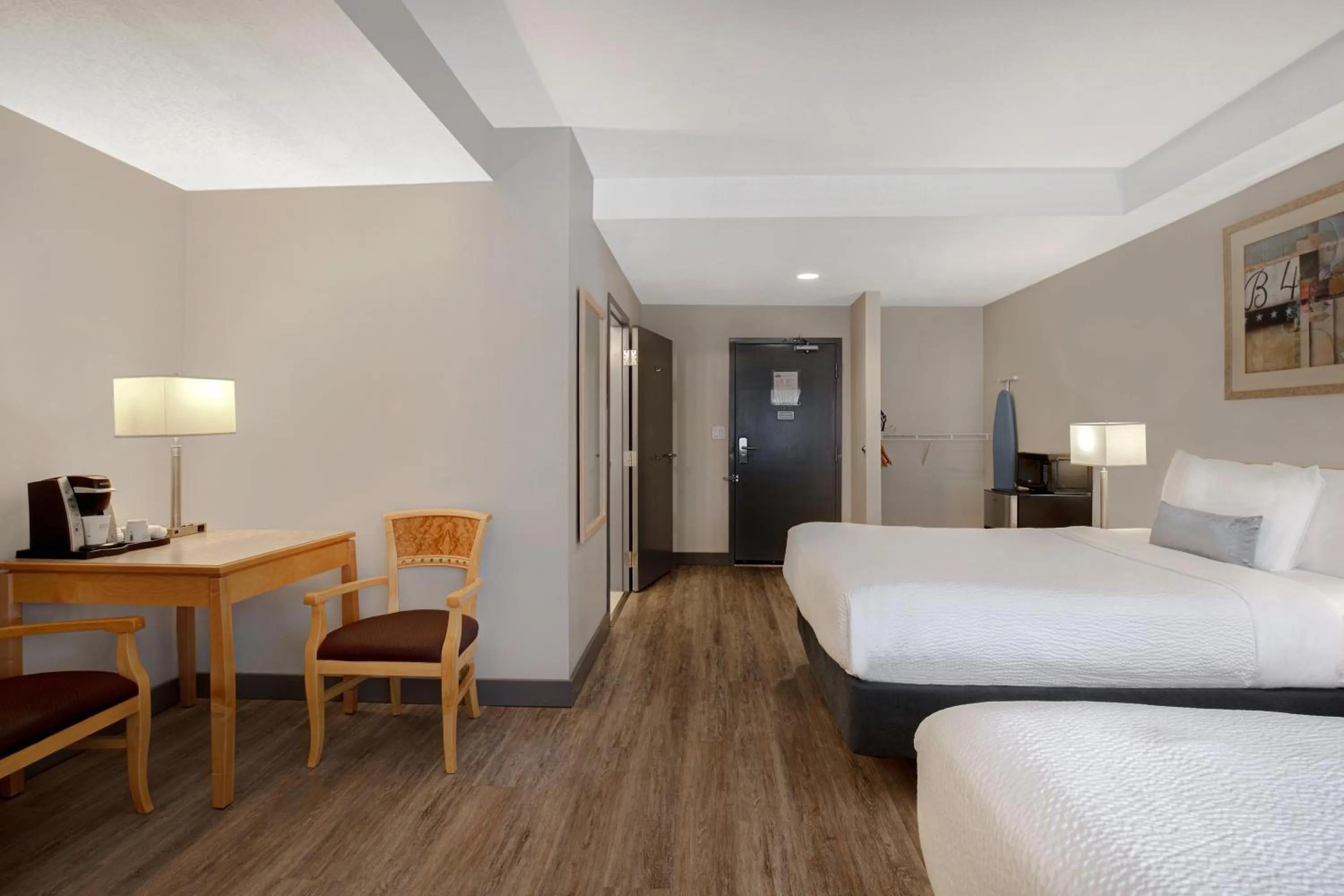 Bed in Days Inn by Wyndham Victoria Airport Sidney