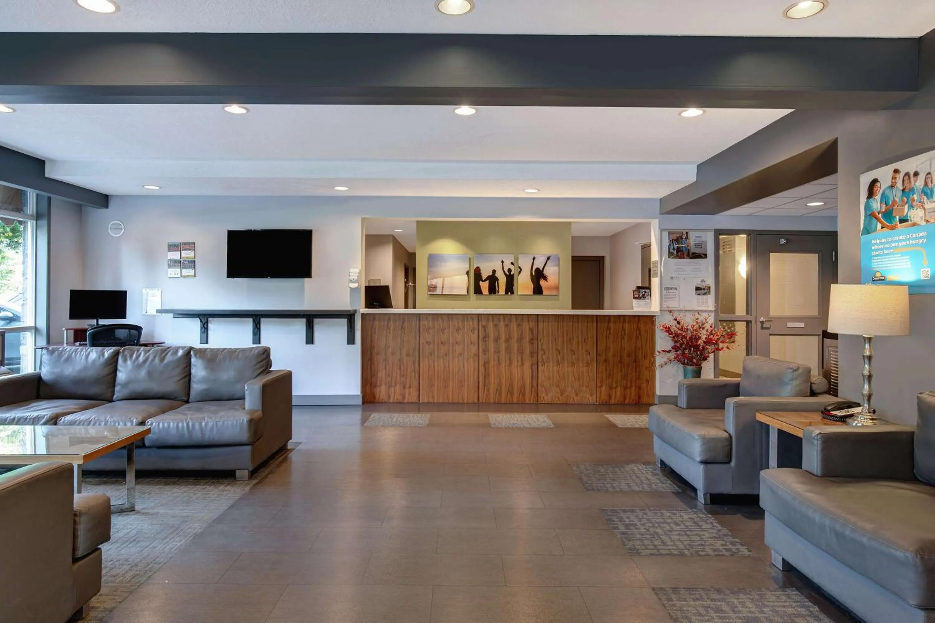 Lobby or reception in Days Inn by Wyndham Victoria Airport Sidney