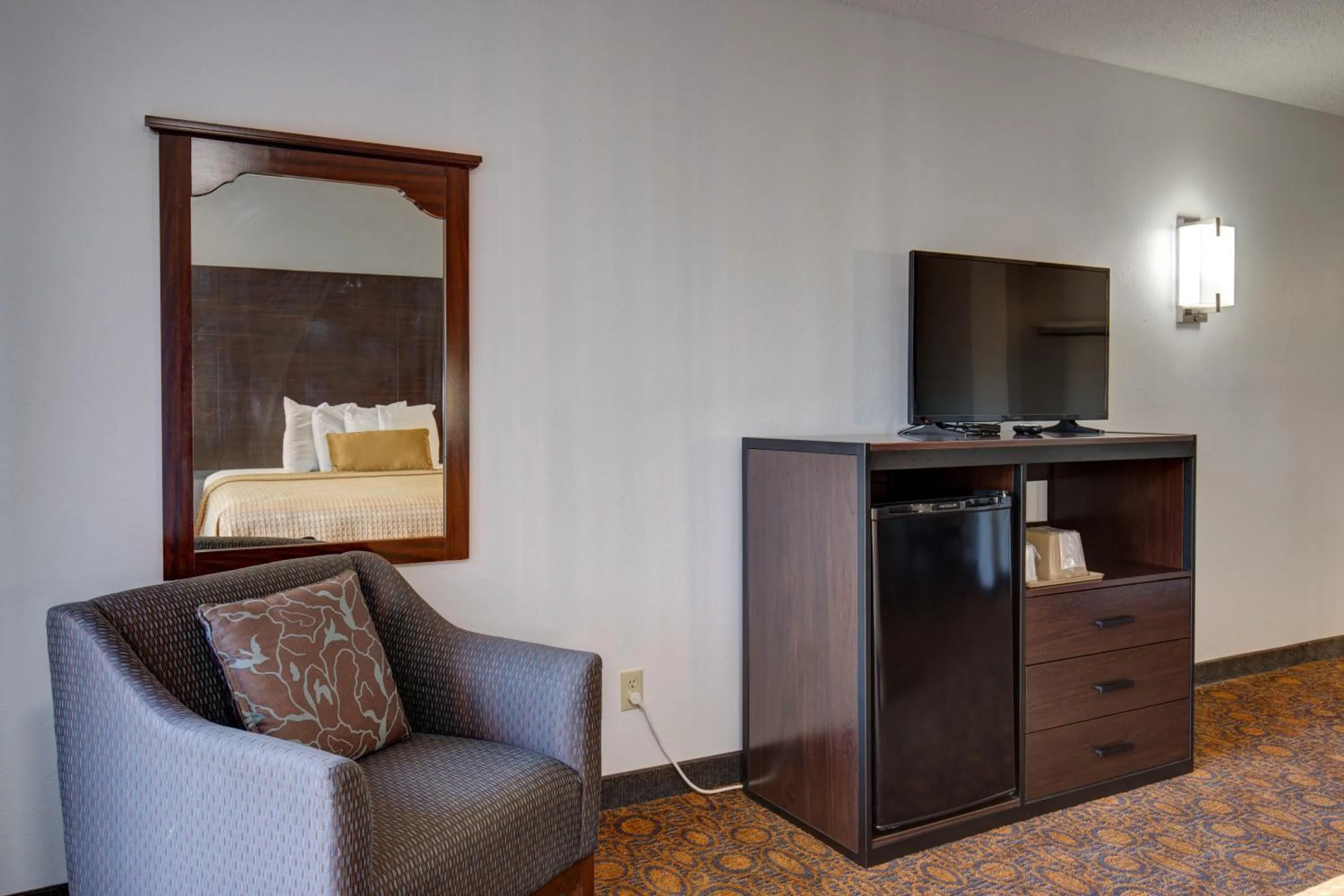 TV and multimedia in Southern Oaks Inn