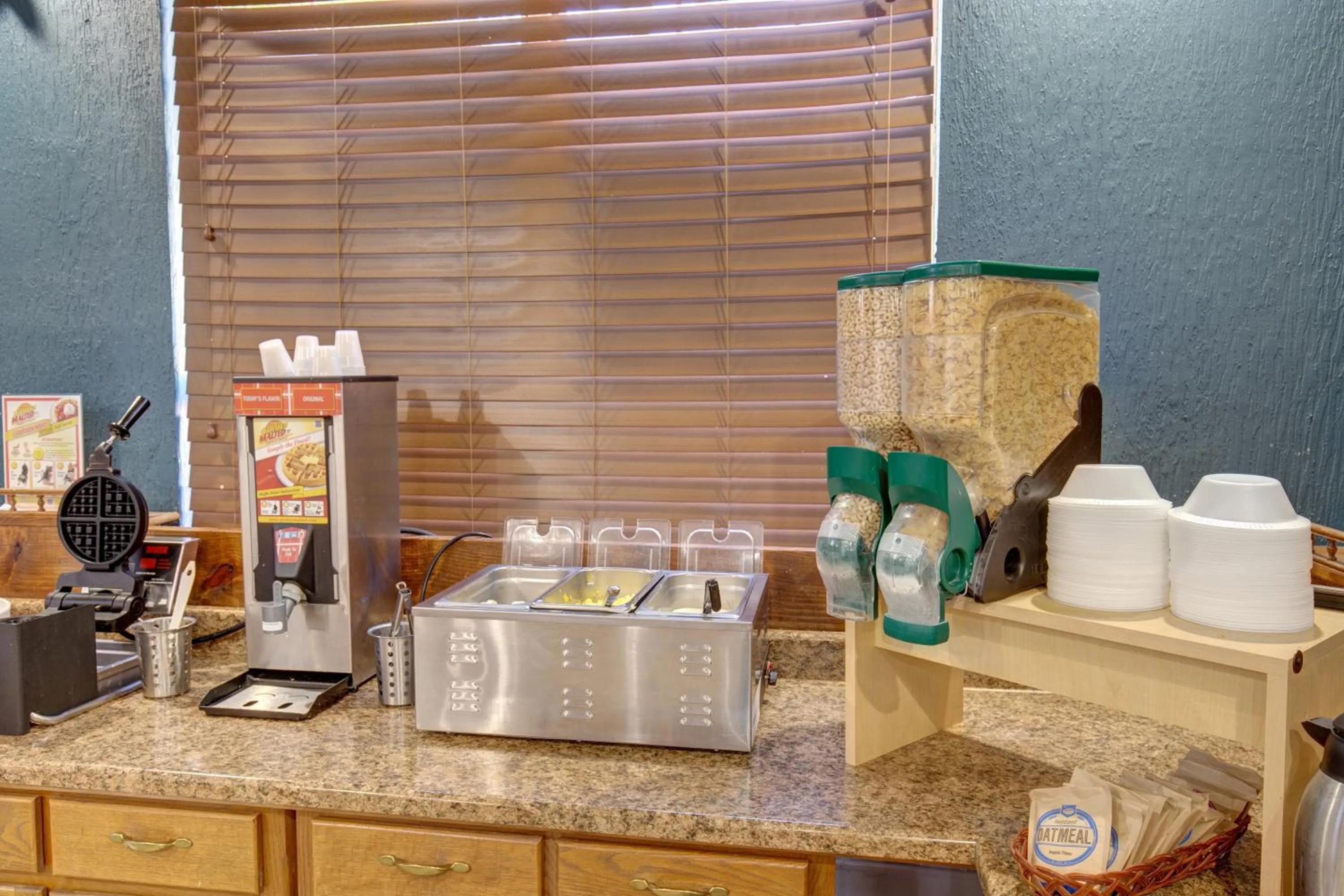 American breakfast in Southern Oaks Inn