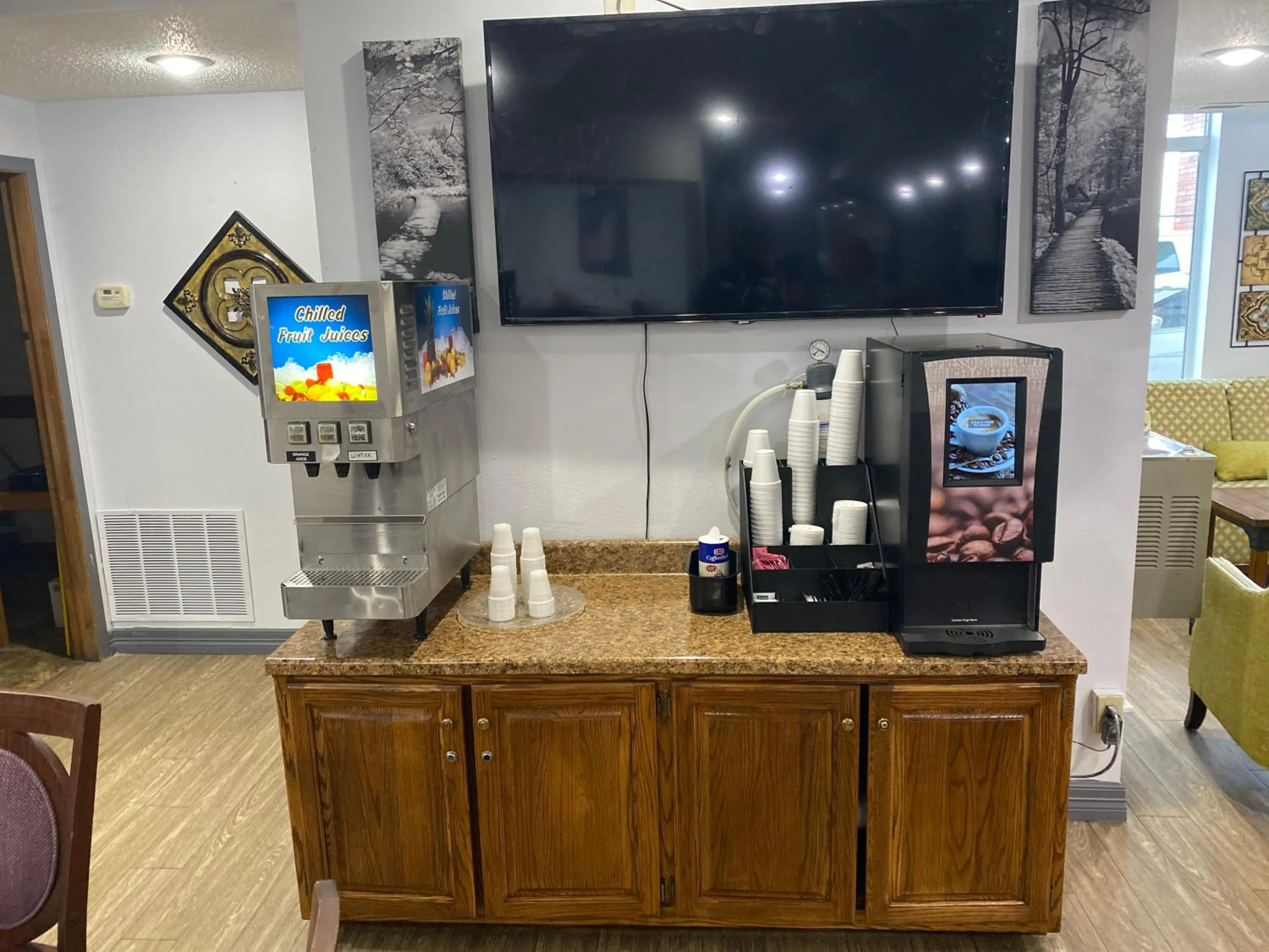 Breakfast in Southern Oaks Inn