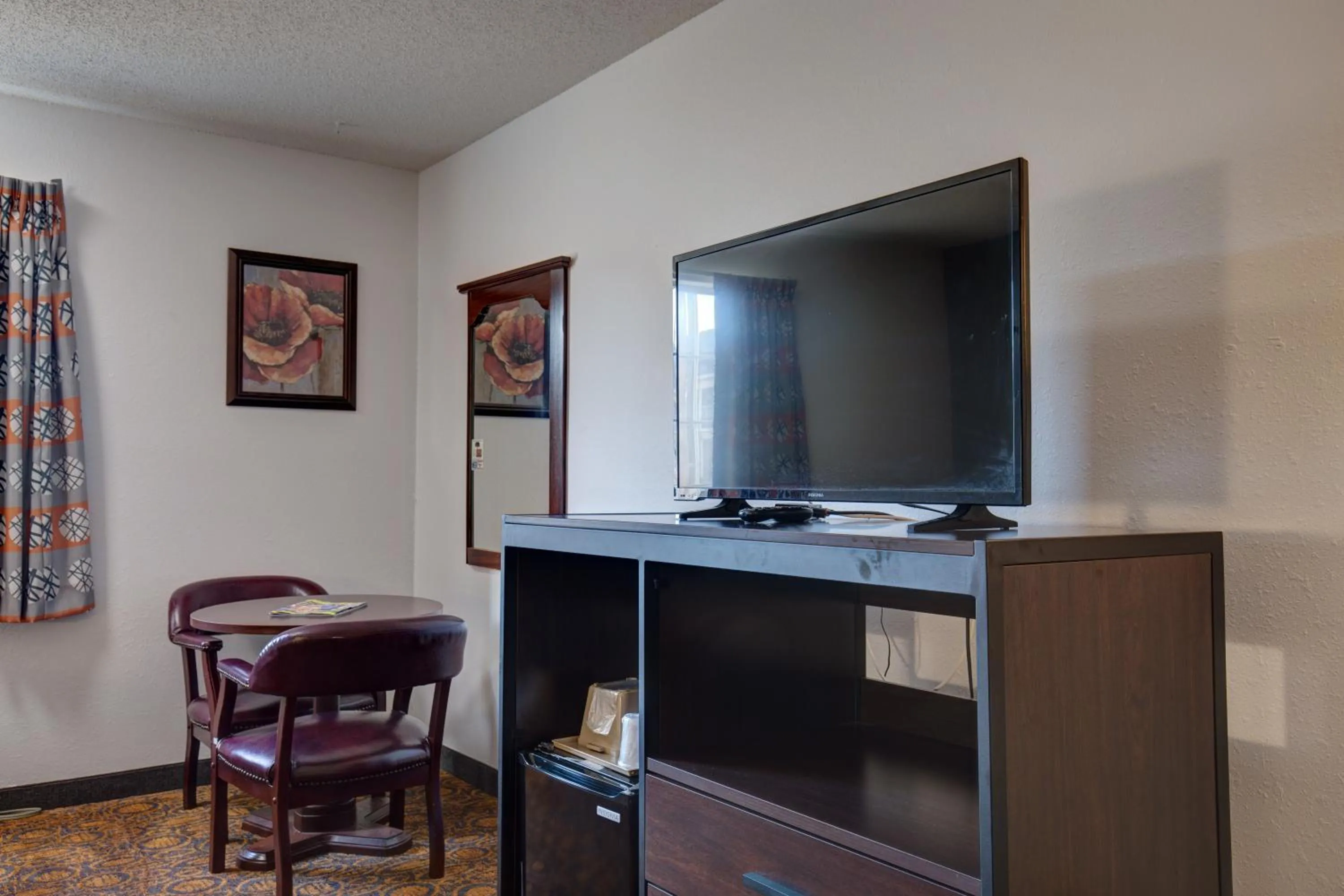 TV and multimedia in Southern Oaks Inn