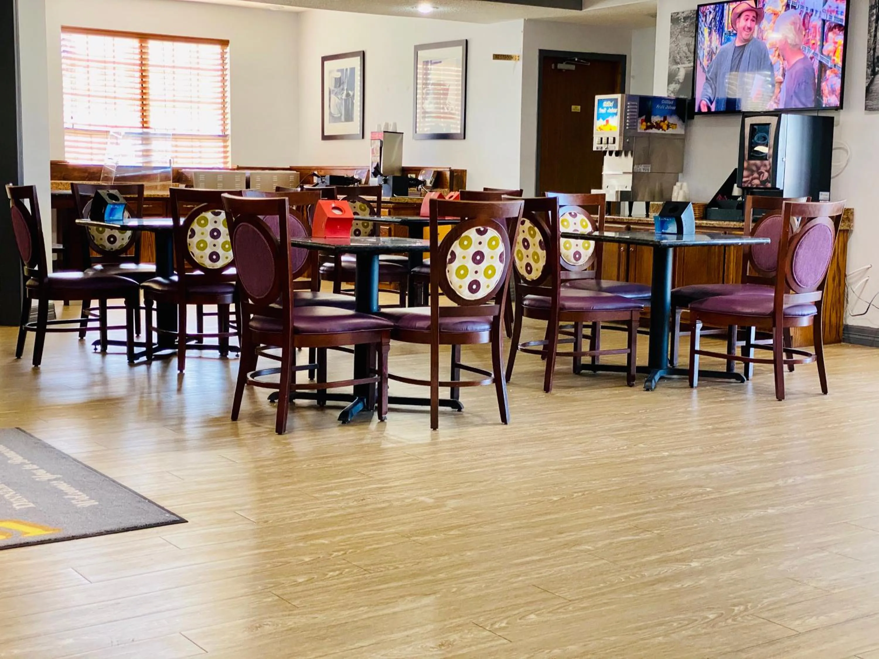 Breakfast in Southern Oaks Inn