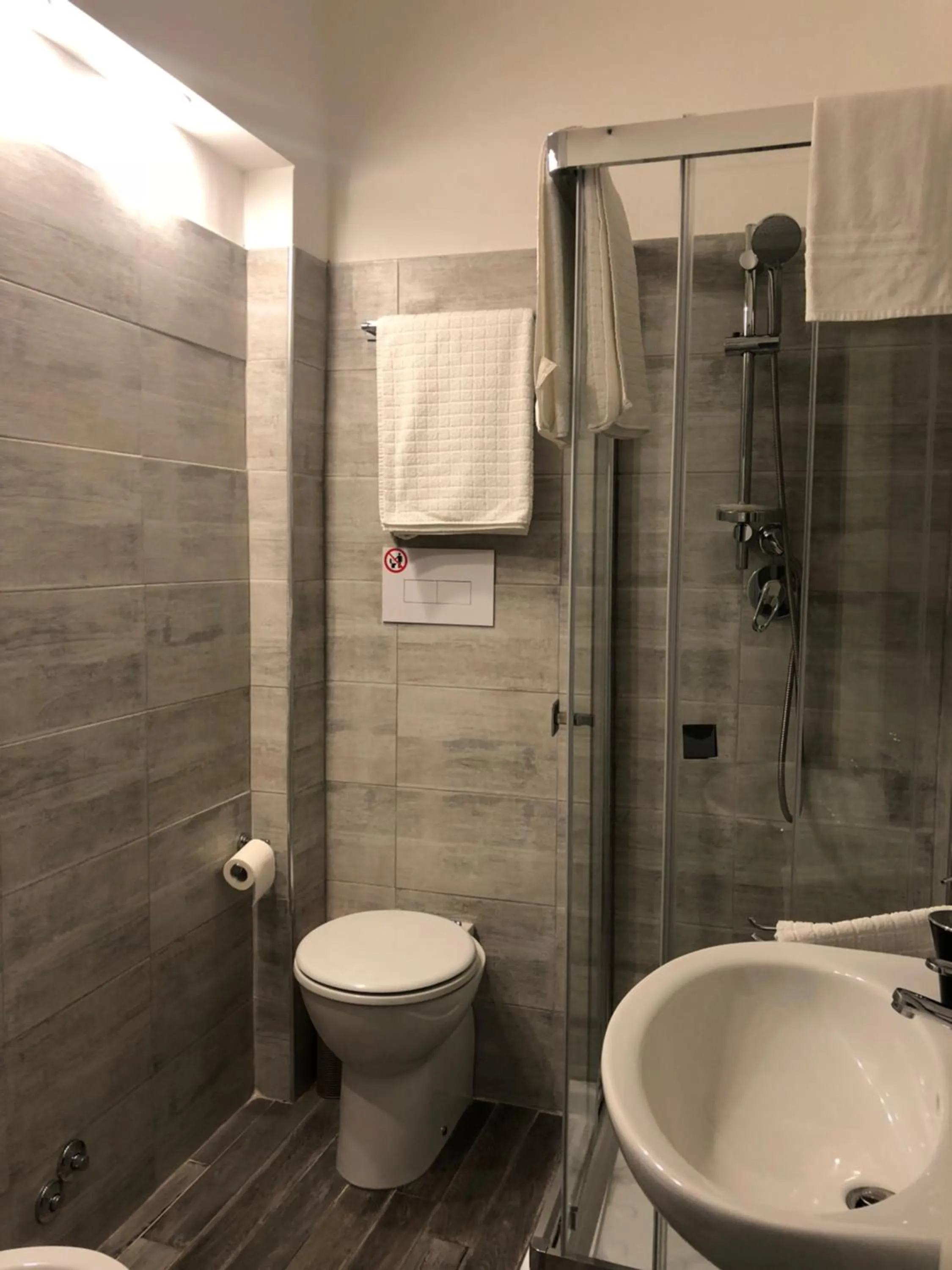 Bathroom in Caio Duilio B&B