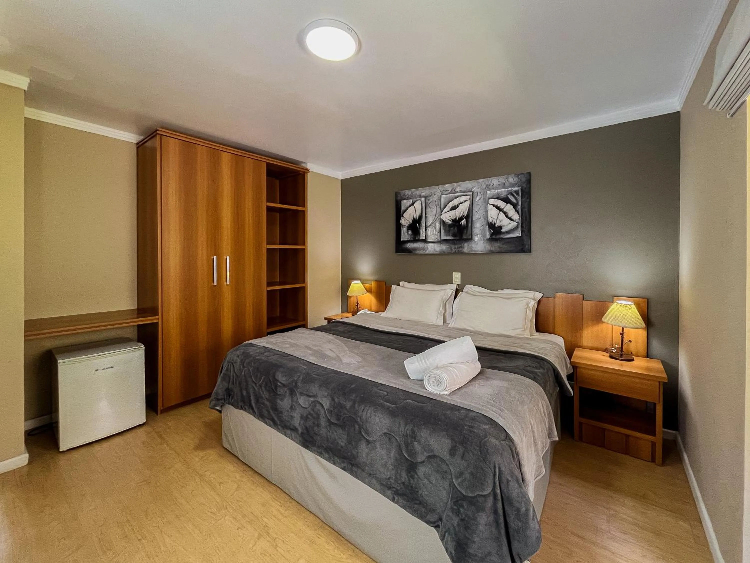 Bedroom, Bed in Pousada Nacional Inn Campos do Jordão