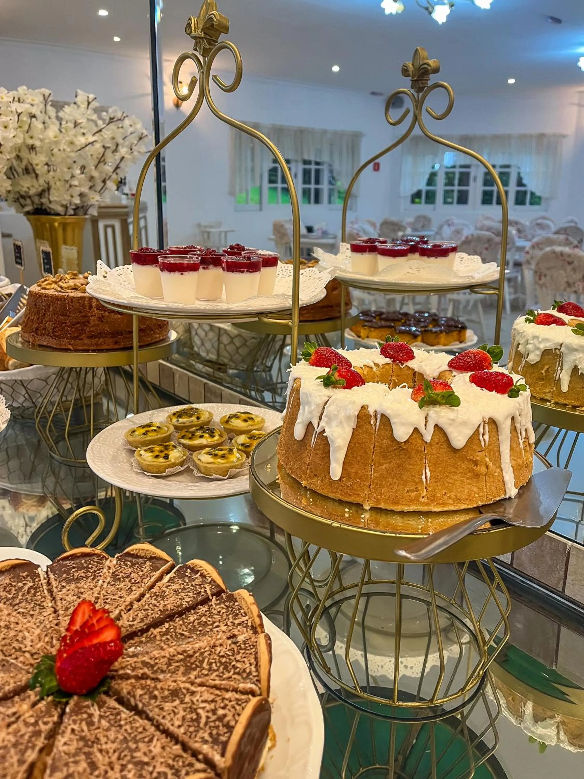 Buffet breakfast in Pousada Nacional Inn Campos do Jordão