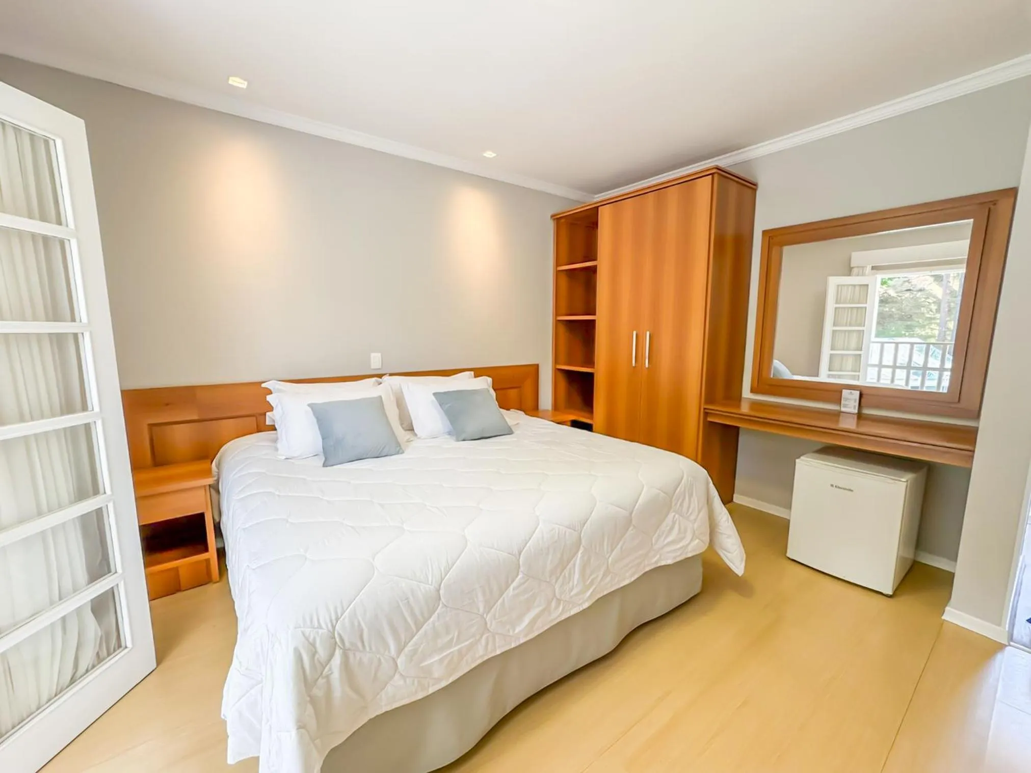 Bedroom, Bed in Pousada Nacional Inn Campos do Jordão